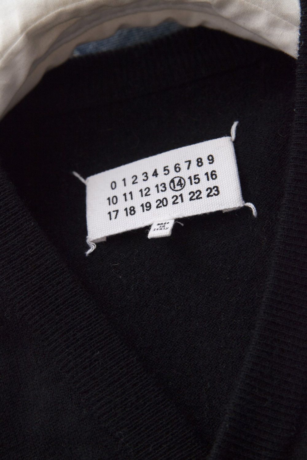 Maison Margiela SS12 wool cardigan with leather elbow patches Size US S / EU 44-46 / 1 - 6 Thumbnail