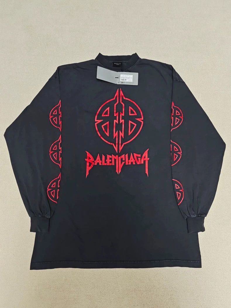 Balenciaga Balenciaga 23fw Bitcoin Totem Alien BB Old Long Sleeve-2506 Size US S / EU 44-46 / 1 - 1 Thumbnail