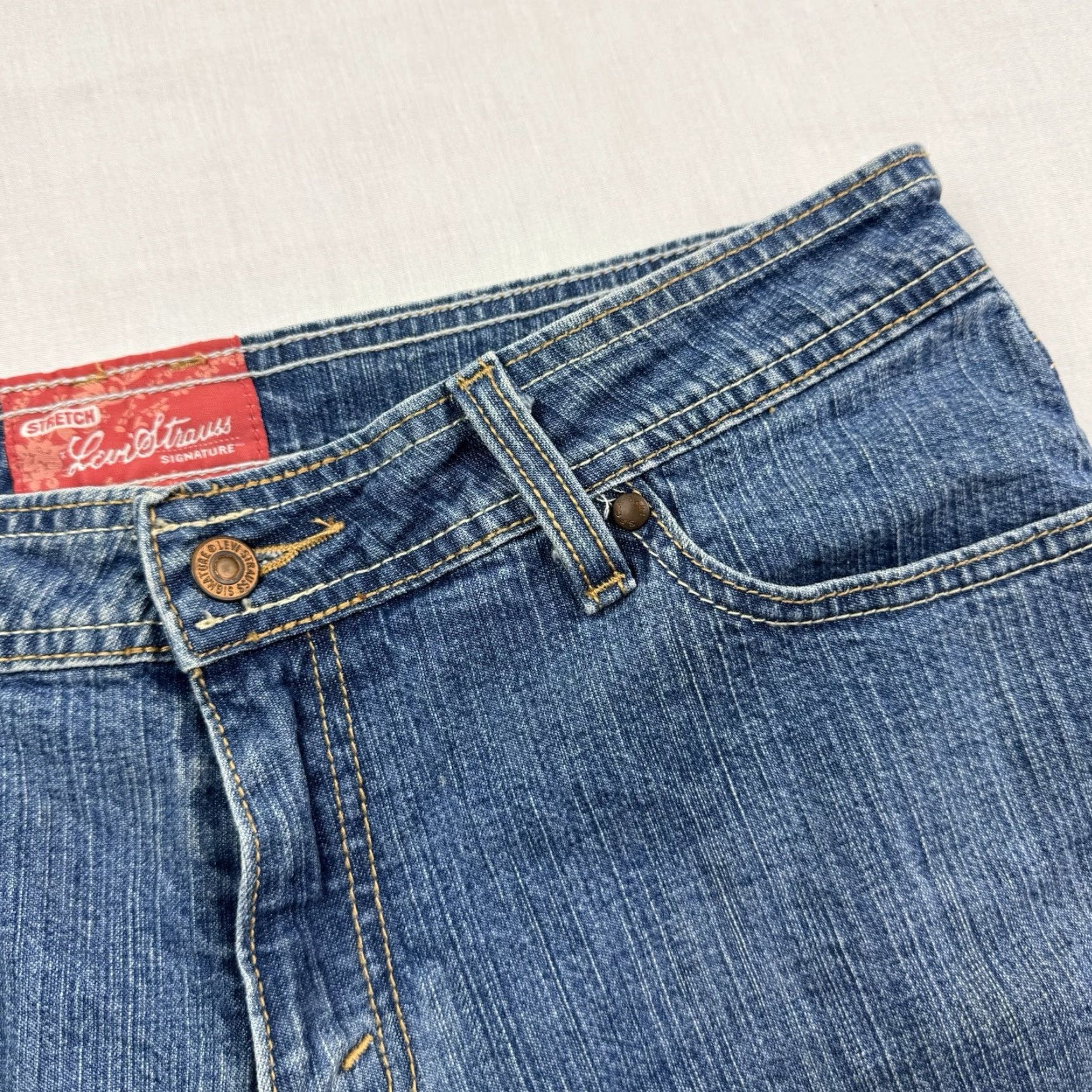 Levi's VINTAGE Levi's High Waist Jean Shorts Women's 12 Blue Stretch Hipster Y2K Classic Size 34" / US 12 / IT 48 - 3 Thumbnail