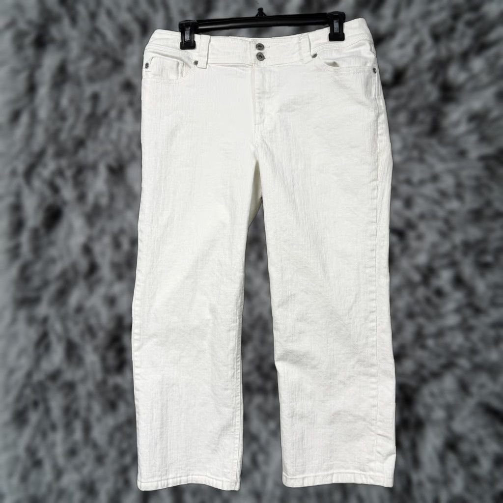 Vintage Chico's Platinum Capri Jeans Regular 32x23 White Rhinestone 5-Pocket Denim Capri Women's Jeans Vintage? No Size 25" / US 0 / IT 36 - 1 Thumbnail