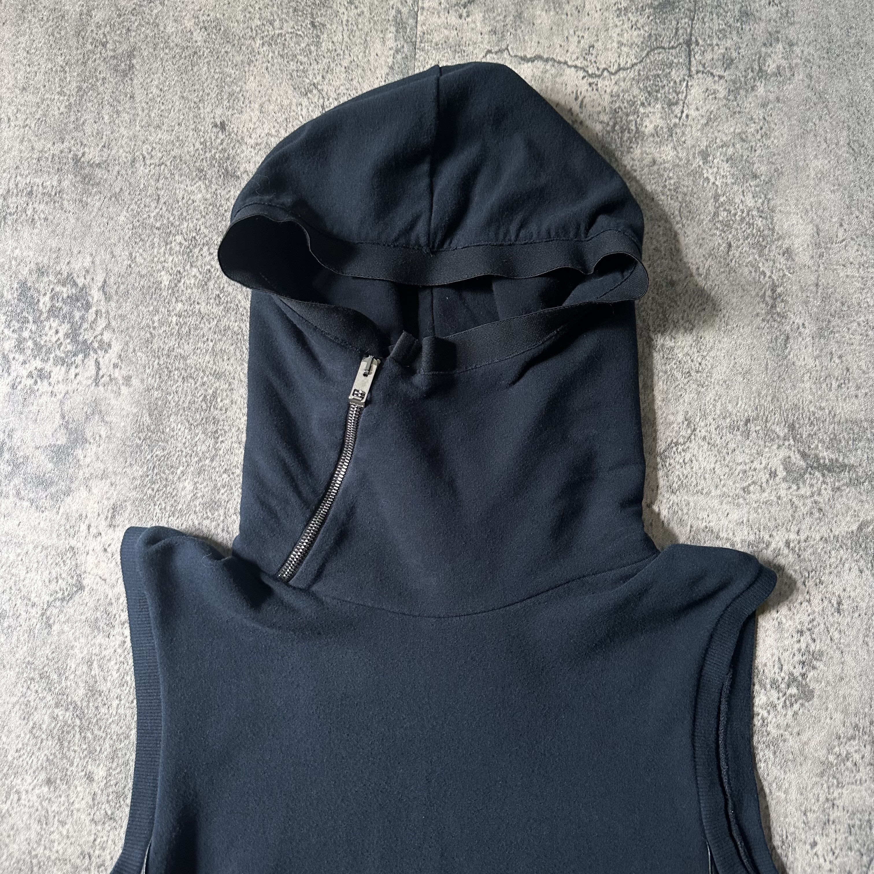 Dior AW04 ‘Leather Appliqué’ High-Neck Sleeveless Hoodie Size US S / EU 44-46 / 1 - 8 Thumbnail