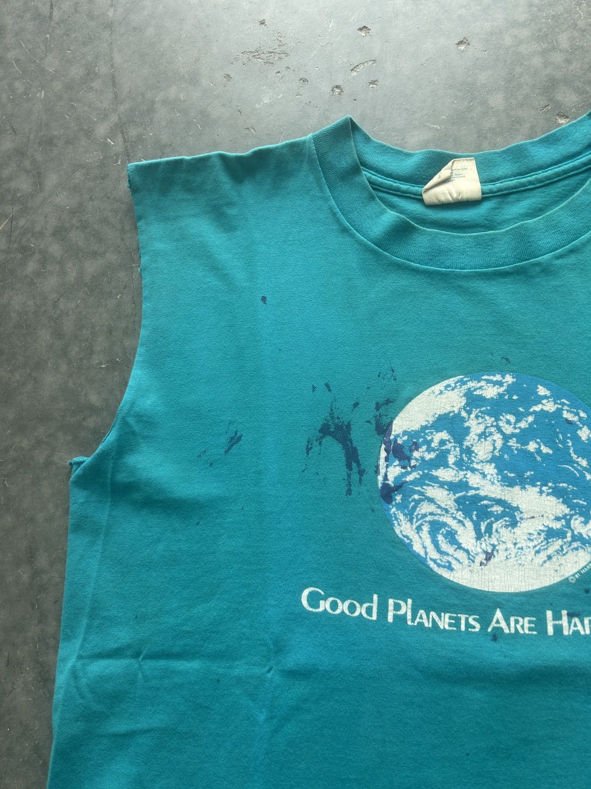 Vintage Vintage 80s Good Planets Are Hard To Find Graphic Tee Size US M / EU 48-50 / 2 - 5 Thumbnail