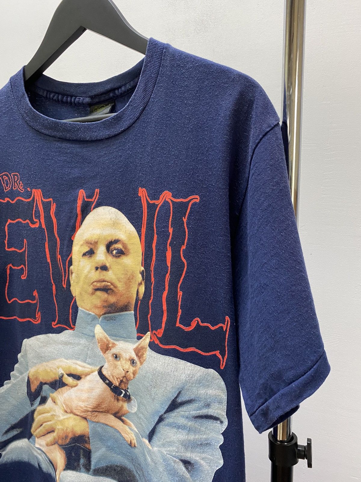Changes × Vintage Vintage Changes 1999 Dr Evil Austin Powers movie promo tee Size US L / EU 52-54 / 3 - 7 Thumbnail