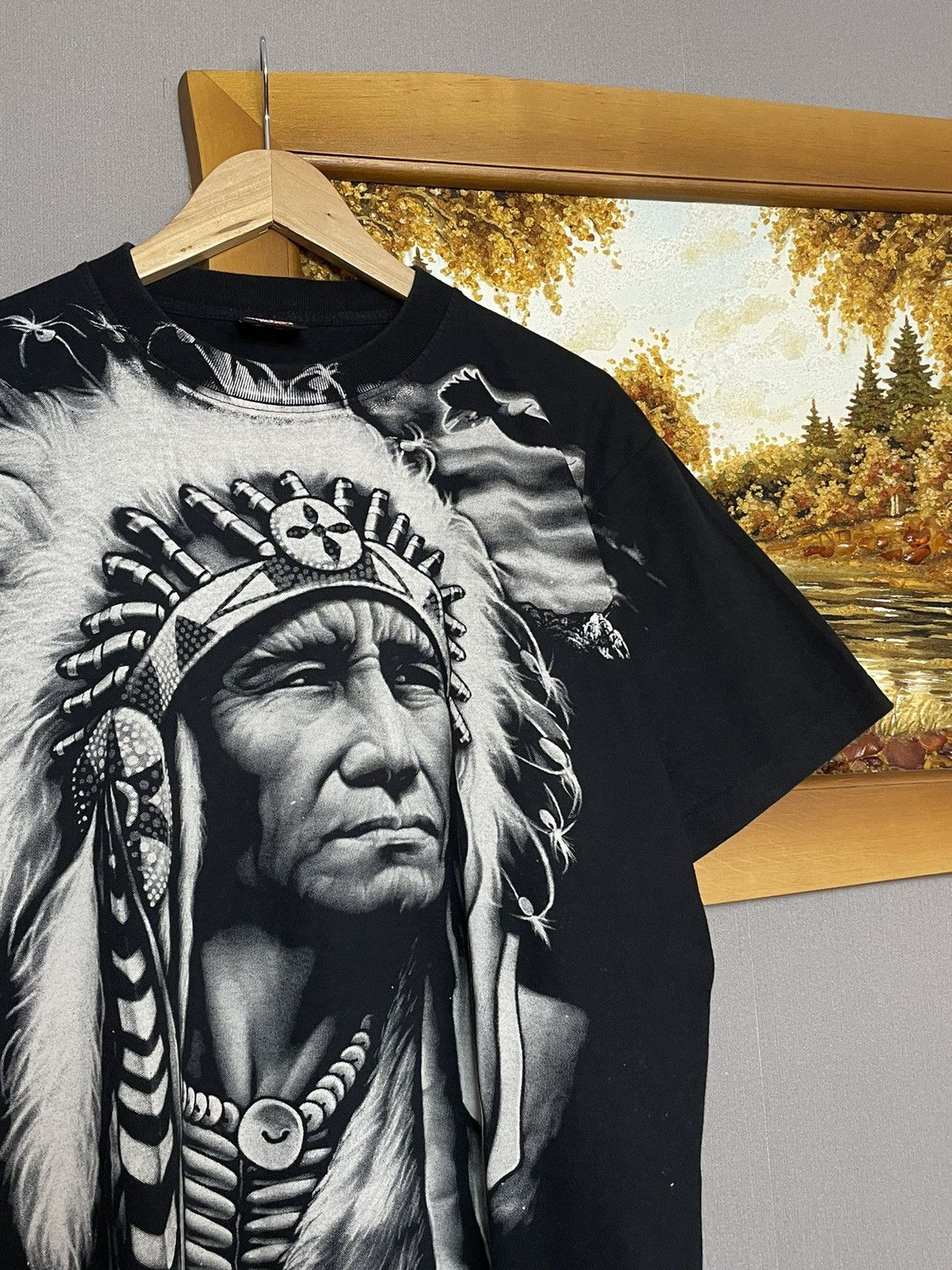 Vintage Vintage Cropped Single Stitch Native American T-shirt Size US L / EU 52-54 / 3 - 4 Thumbnail