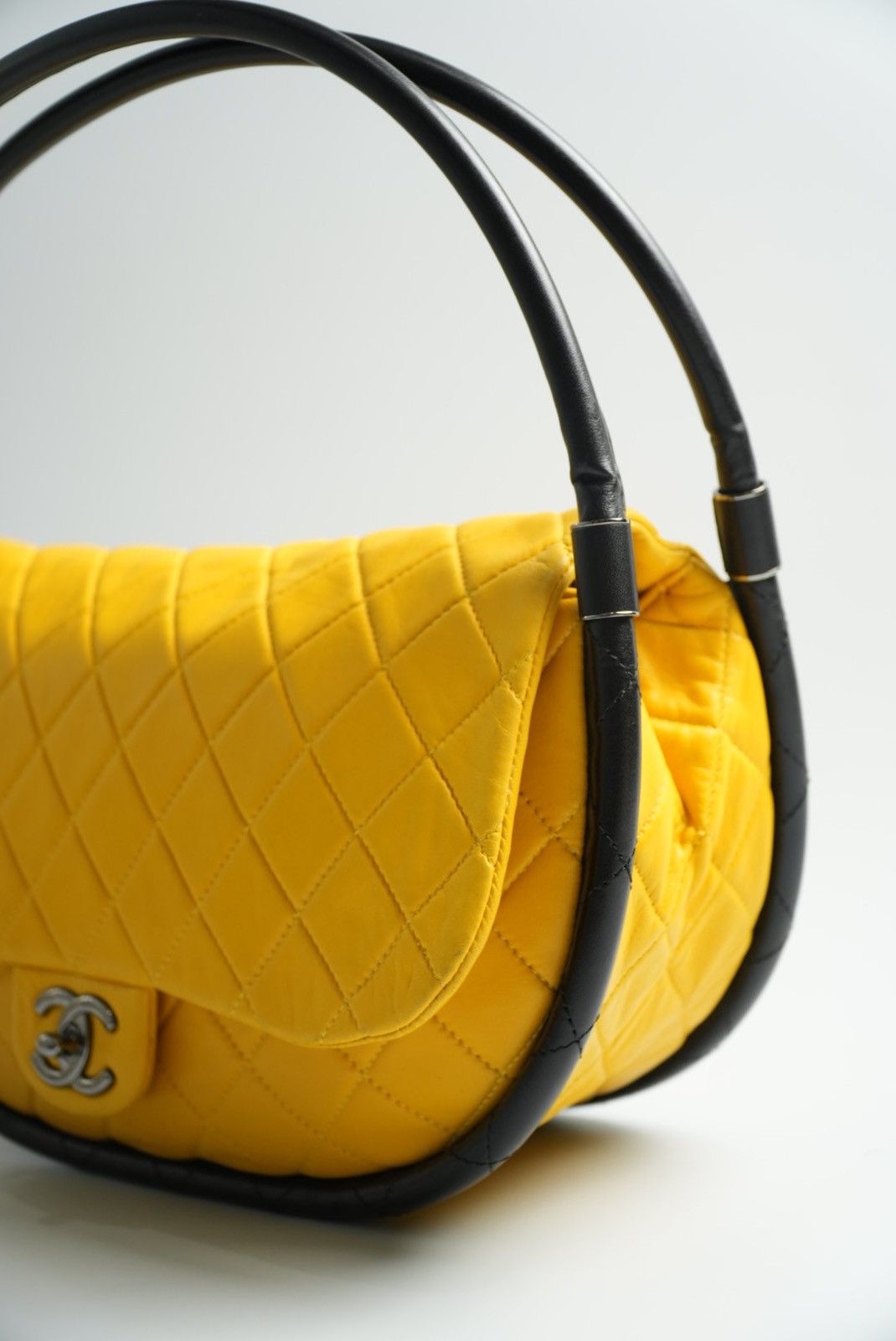 Chanel SS13 Rare Chanel Hula Hoop Handbag Size ONE SIZE - 5 Thumbnail