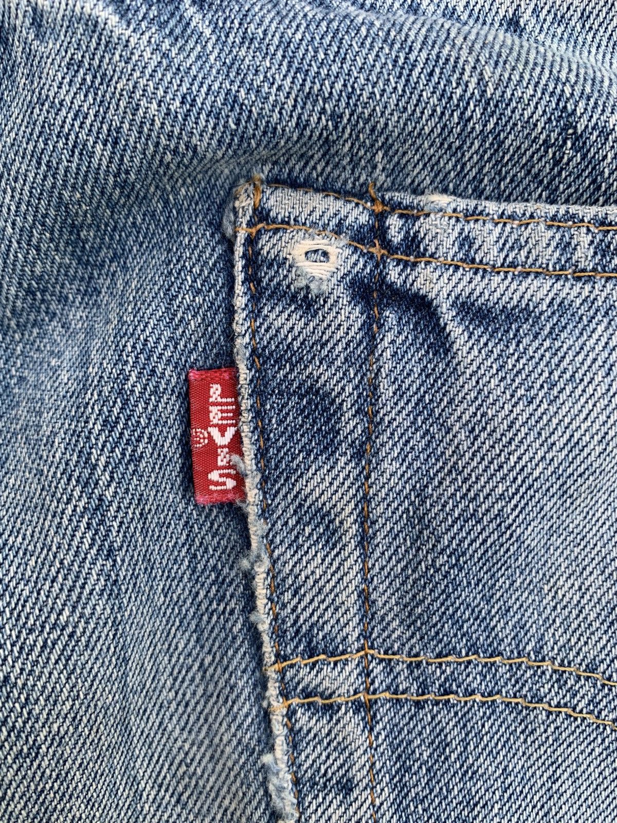 Levi's Vintage Clothing VINTAGE LEVI'S 501 BIG E #555 SELVEDGE DISTRESSED DENIM Size US 30 / EU 46 - 11 Thumbnail