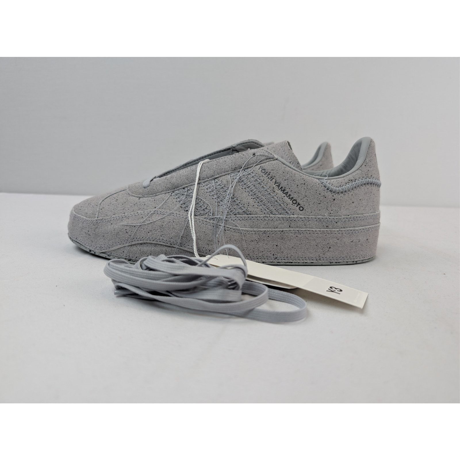 Y-3 o1rshd1 Gazelle Low-Top Sneakers in Gray Size US 8 / EU 41 - 11 Thumbnail