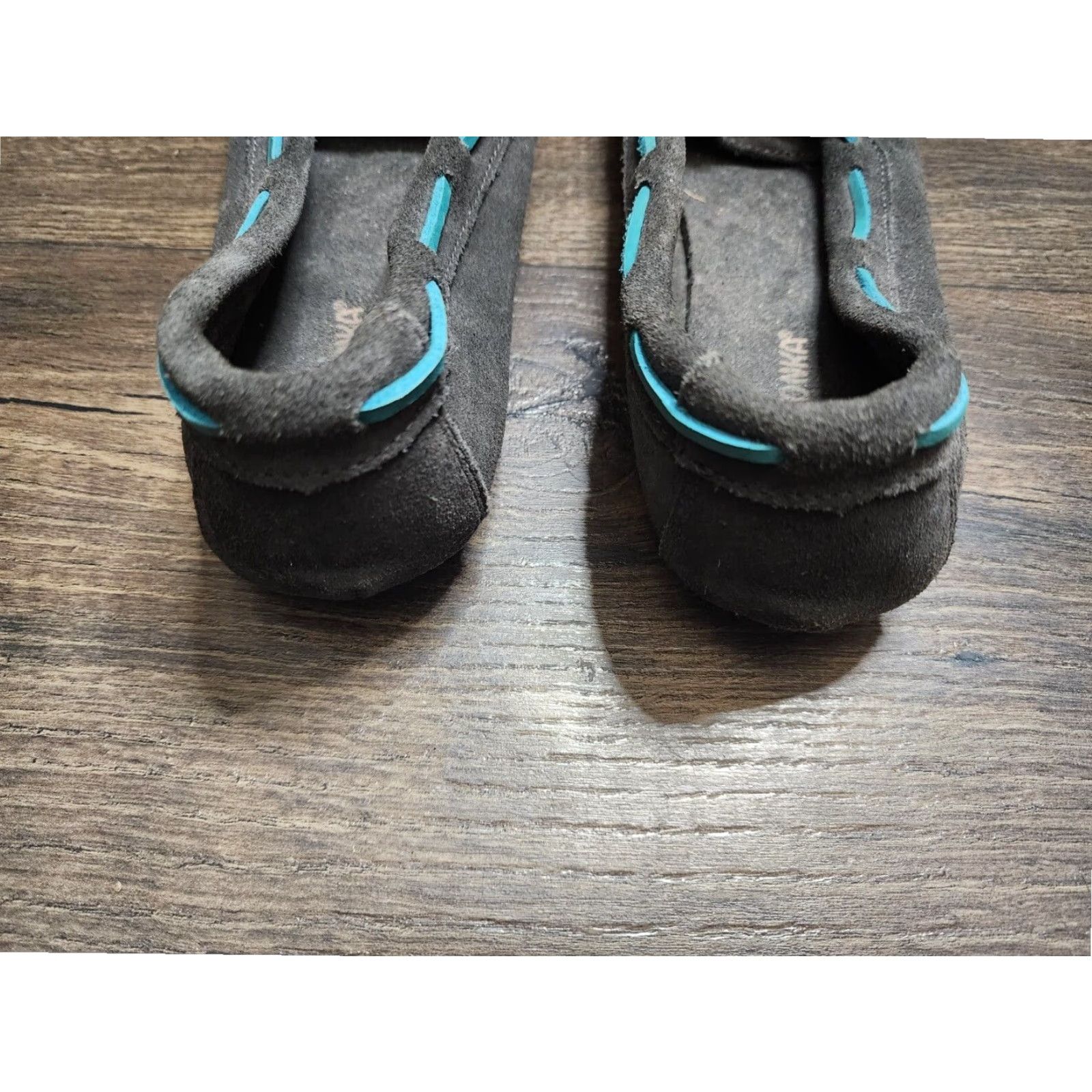 Minnetonka Minnetonka Gray Turquoise Suede Moccasin Slip On Shoes Women's Size 9 Size US 9 / IT 39 - 3 Thumbnail