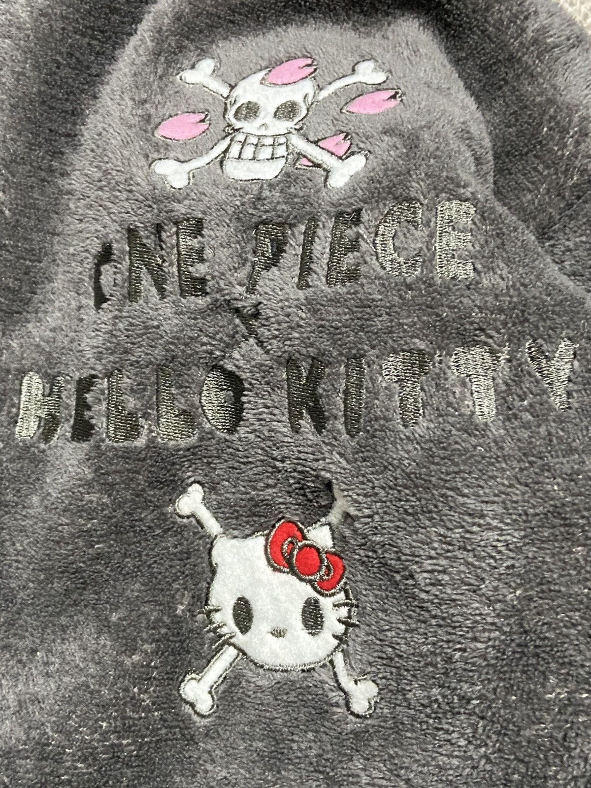 Anime × Japanese Brand × One Piece Hello Kitty x Onepiece Puffer Kimono Size US L / EU 52-54 / 3 - 4 Thumbnail