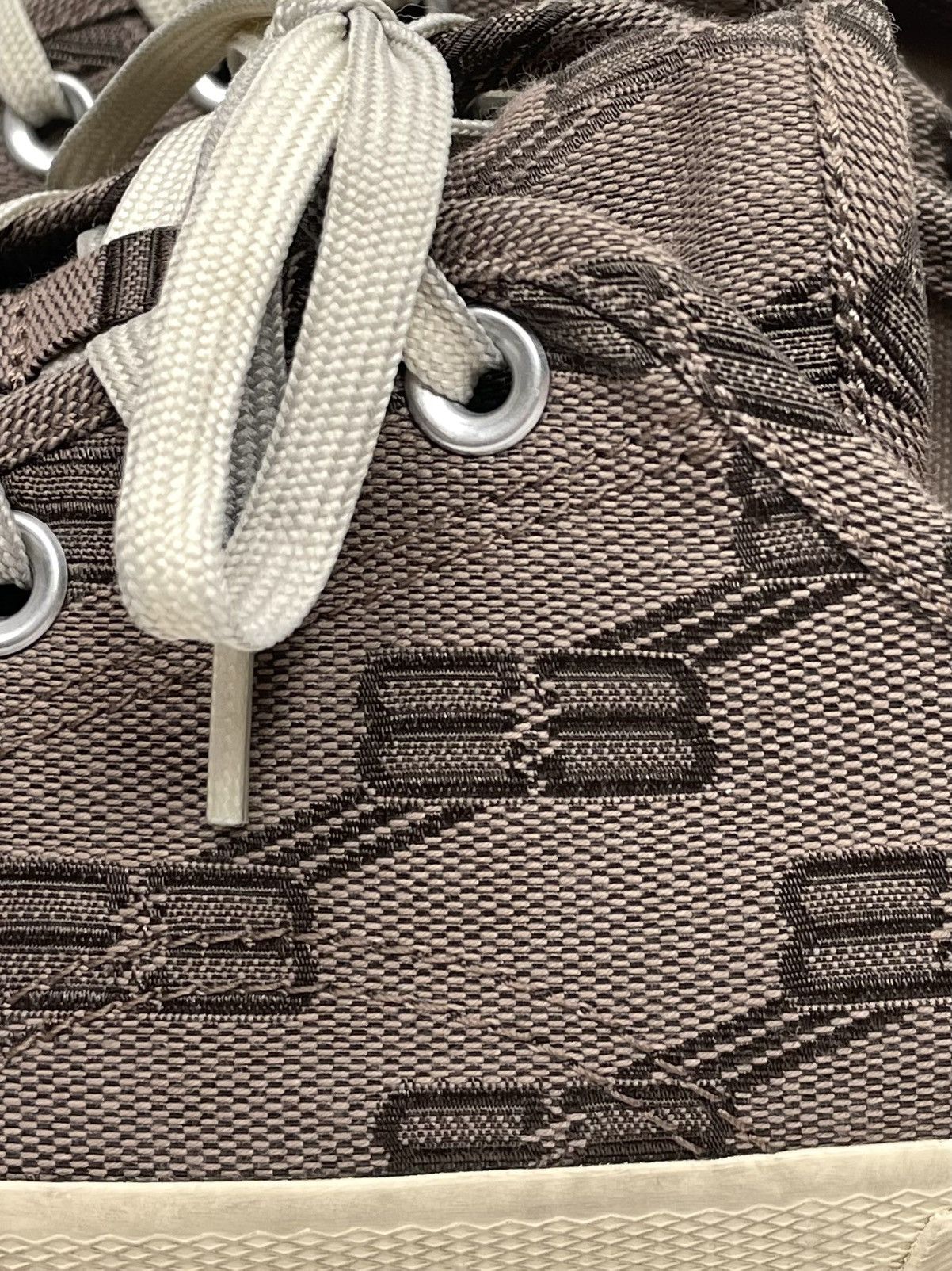 Balenciaga Balenciaga All Over BB Logo Low Top Sneakers - EU 41 (UK 8) Size US 11 / IT 41 - 9 Thumbnail