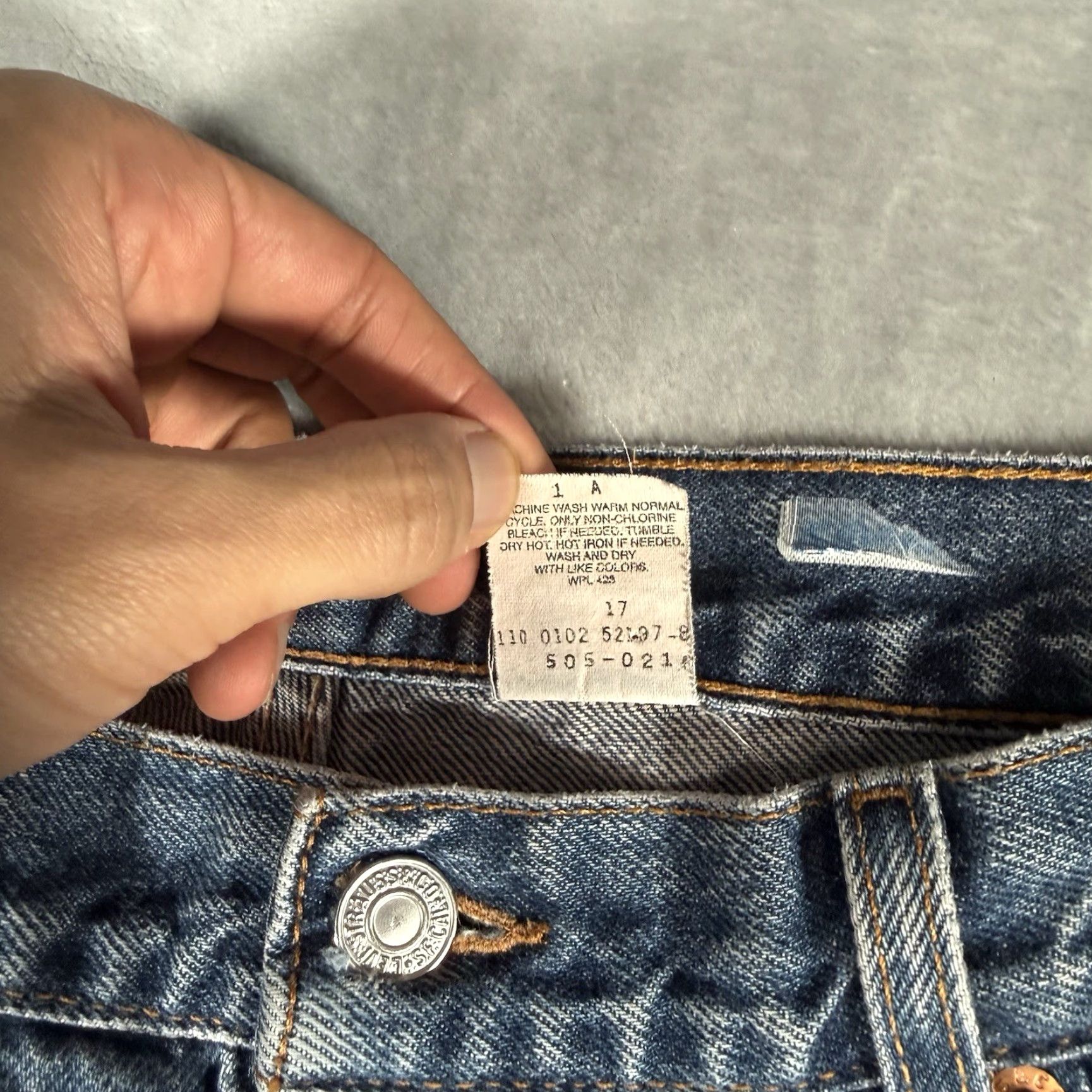 Levi's VINTAGE Levi's 505 Jeans Mens Regular Pants 32 Inseam 33 Red Tab 90s Size US 32 / EU 48 - 3 Thumbnail