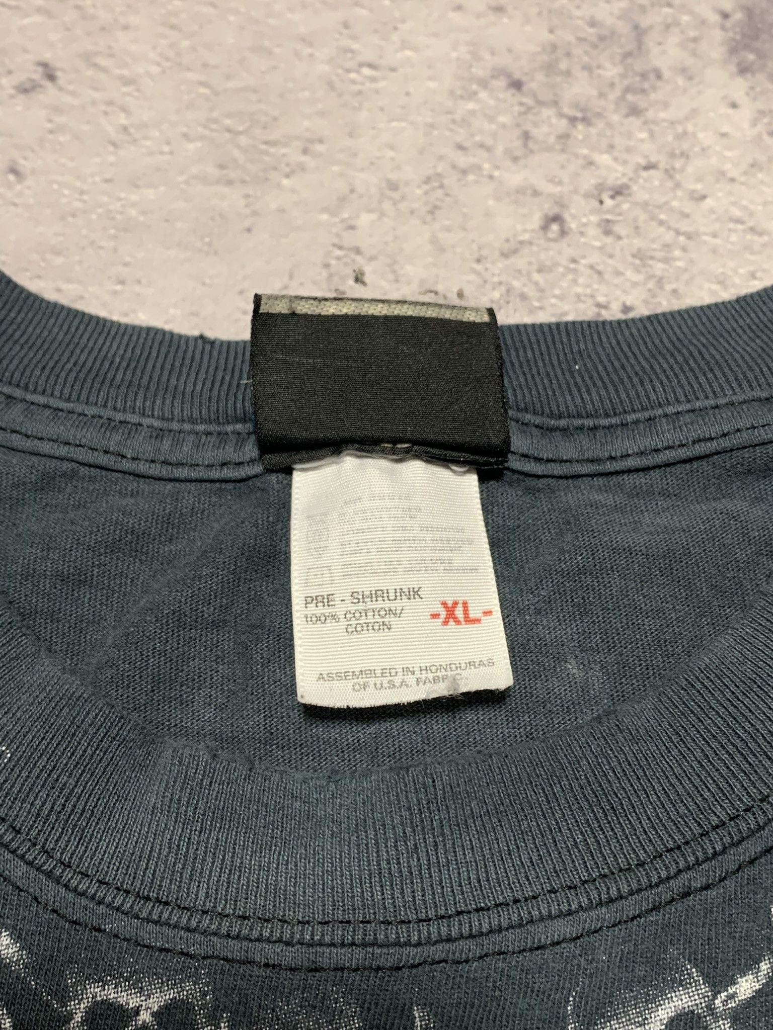 Liquid Blue Liquid Blue AOP Drugon Print Vintage 2001 T Shirt Size XL Size US XL / EU 56 / 4 - 4 Thumbnail