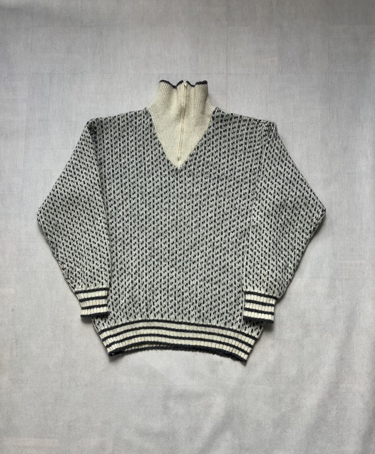 Vintage 70’s Rare Thick Sweater Fana Knit Norway vintage wool 70’s Size US L / EU 52-54 / 3 - 1 Thumbnail