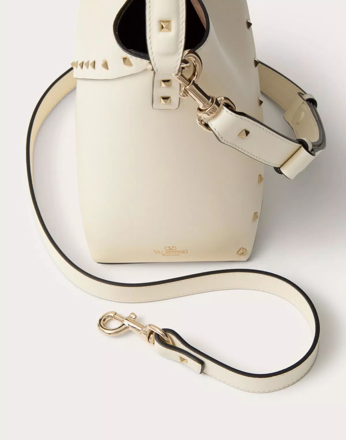 Valentino oc11z0725 Size:OS/ Wispy Calfskin Bucket Bag in White Size ONE SIZE - 7 Thumbnail