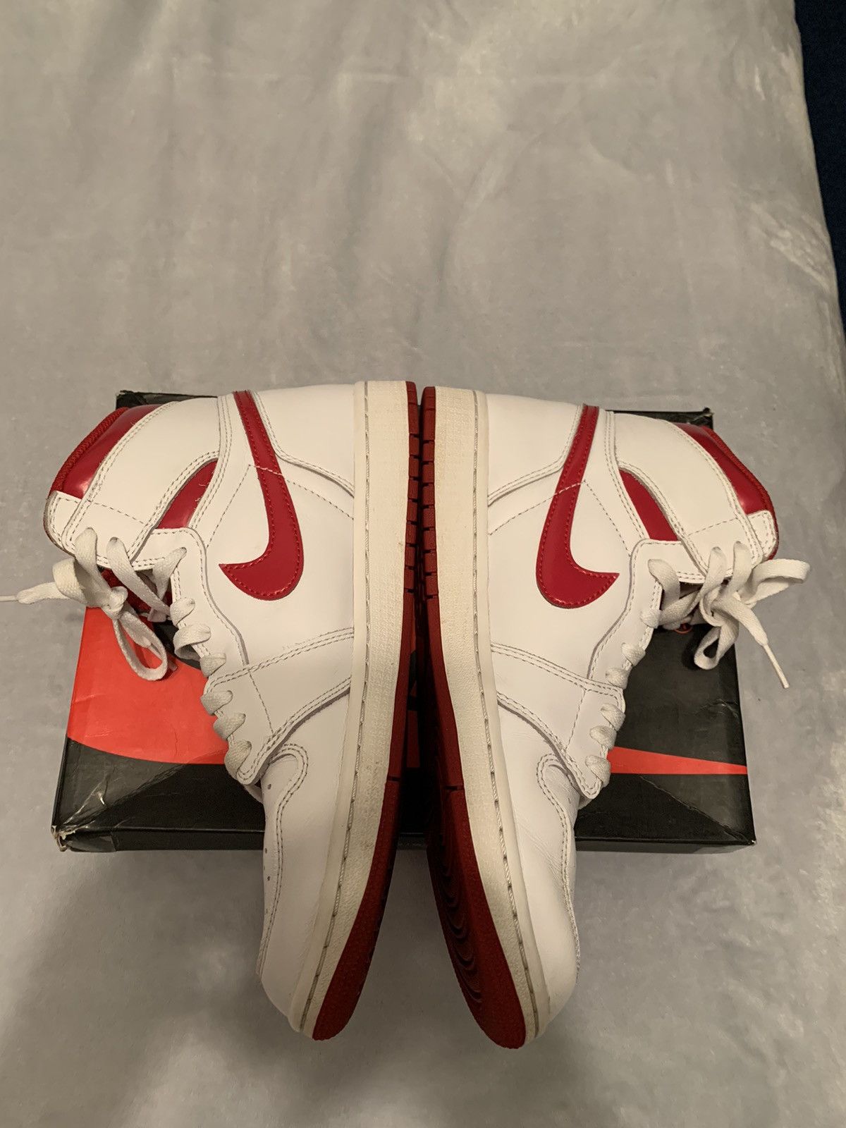 Jordan Brand Jordan 1 Retro High OG Metallic Red 2017 Size 9 Size US 9 / EU 42 - 4 Thumbnail