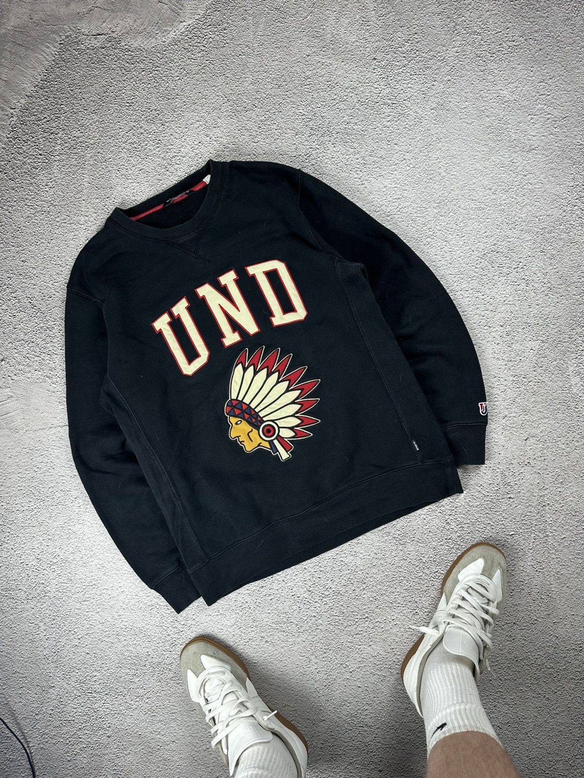 Undefeated Vintage Undefeated Sweatshirt Faded Y2K Rare Style Size US M / EU 48-50 / 2 - 1 Thumbnail