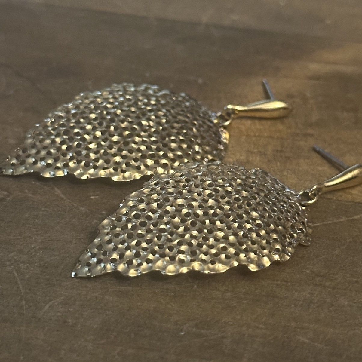 Other Gold filigree curved leaf dangle earrings Size ONE SIZE - 5 Thumbnail