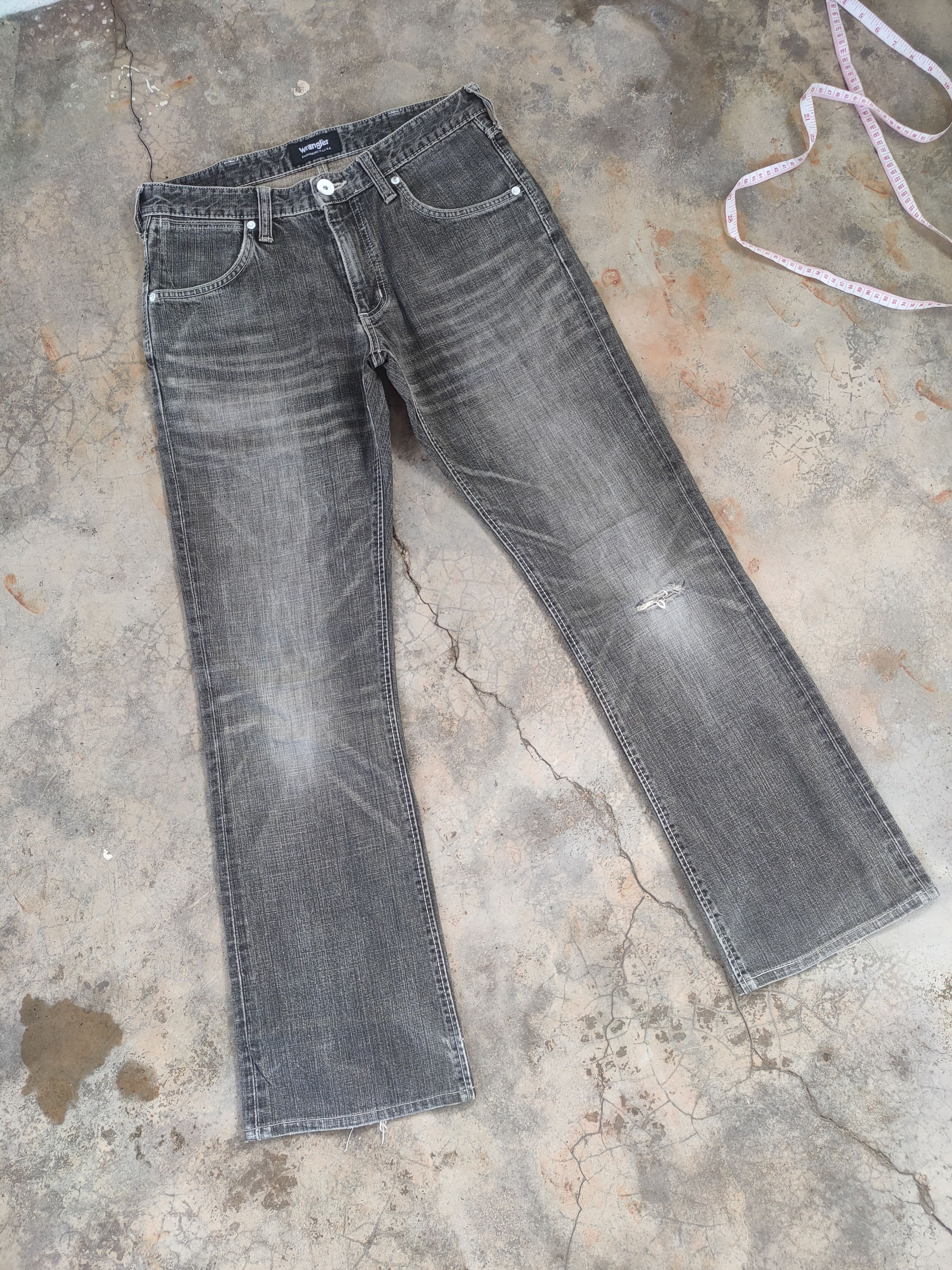 Wrangler W31 VINTAGE WRANGLER FLARE FADED DISTRESSED JEANS PANTS Size US 31 - 1 Thumbnail