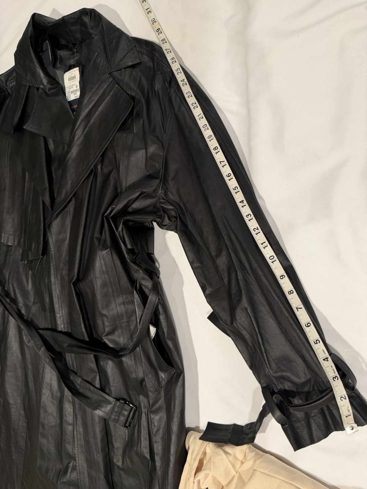 Louis Vuitton Louis vuitton mens oversized leather coat. 48/M-XL. $14000 Size US M / EU 48-50 / 2 - 7 Thumbnail