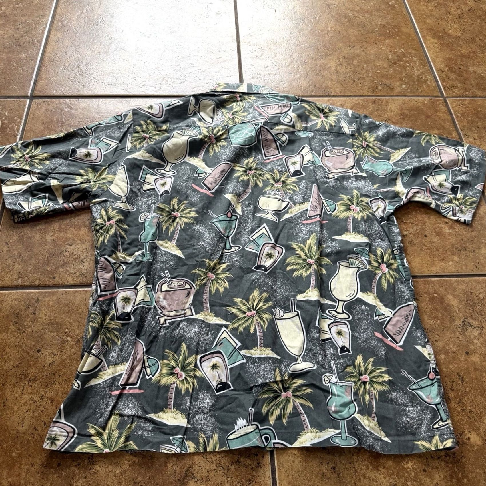Reyn Spooner VTG Reyn Spooner Joe Kealoha Hawaiian Shirt Men’s M Tiki Floral Drinks Hula Girl Size US M / EU 48-50 / 2 - 3 Thumbnail
