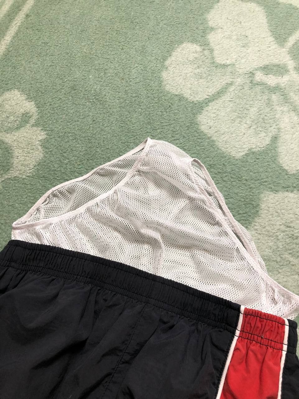 Nike Nike black shorts big logo crazy Y2K Vintage sportwear Size US 30 / EU 46 - 15 Thumbnail
