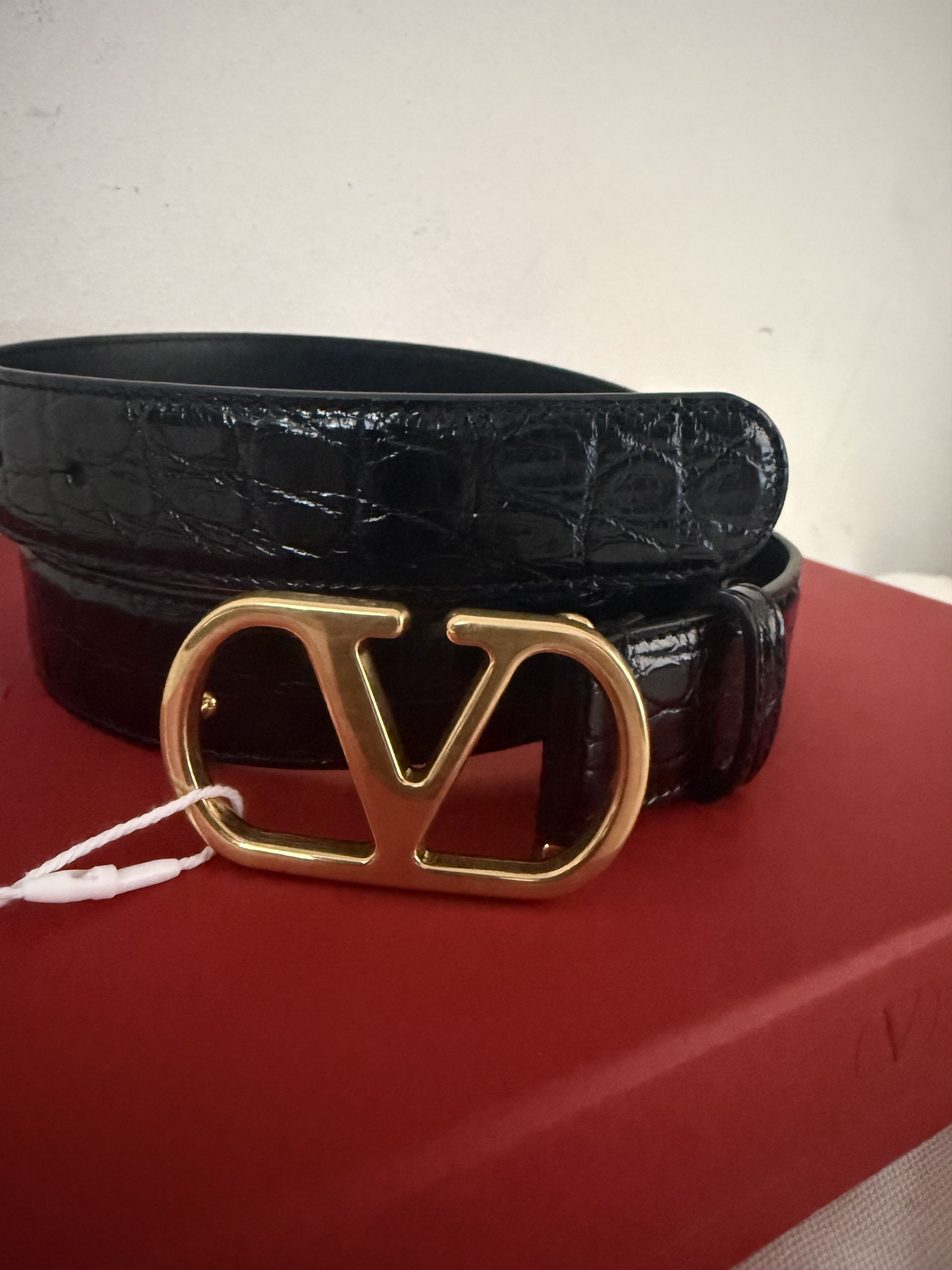 Valentino Crocodile Leather Valentino V-Logo Size 32 - 7 Thumbnail