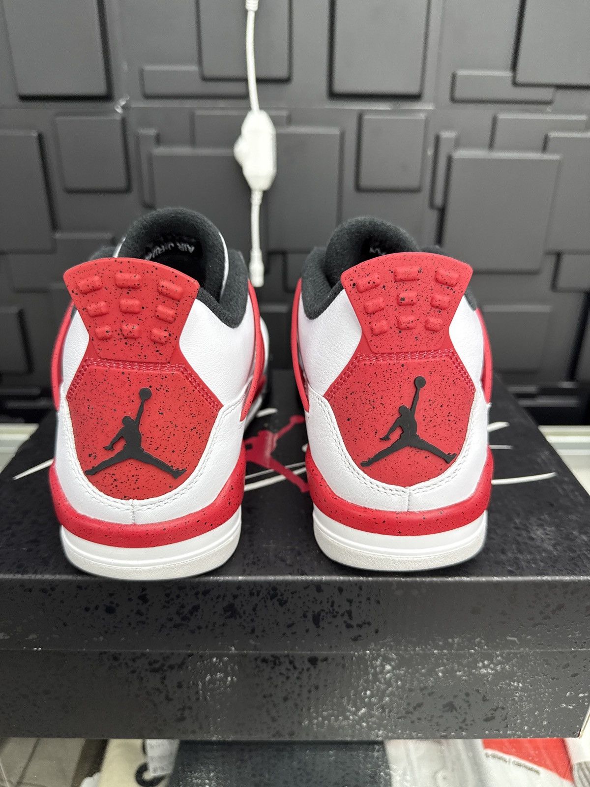 Jordan Brand Jordan 4 Retro Red Cement (GS) Size US 7 / EU 40 - 4 Thumbnail