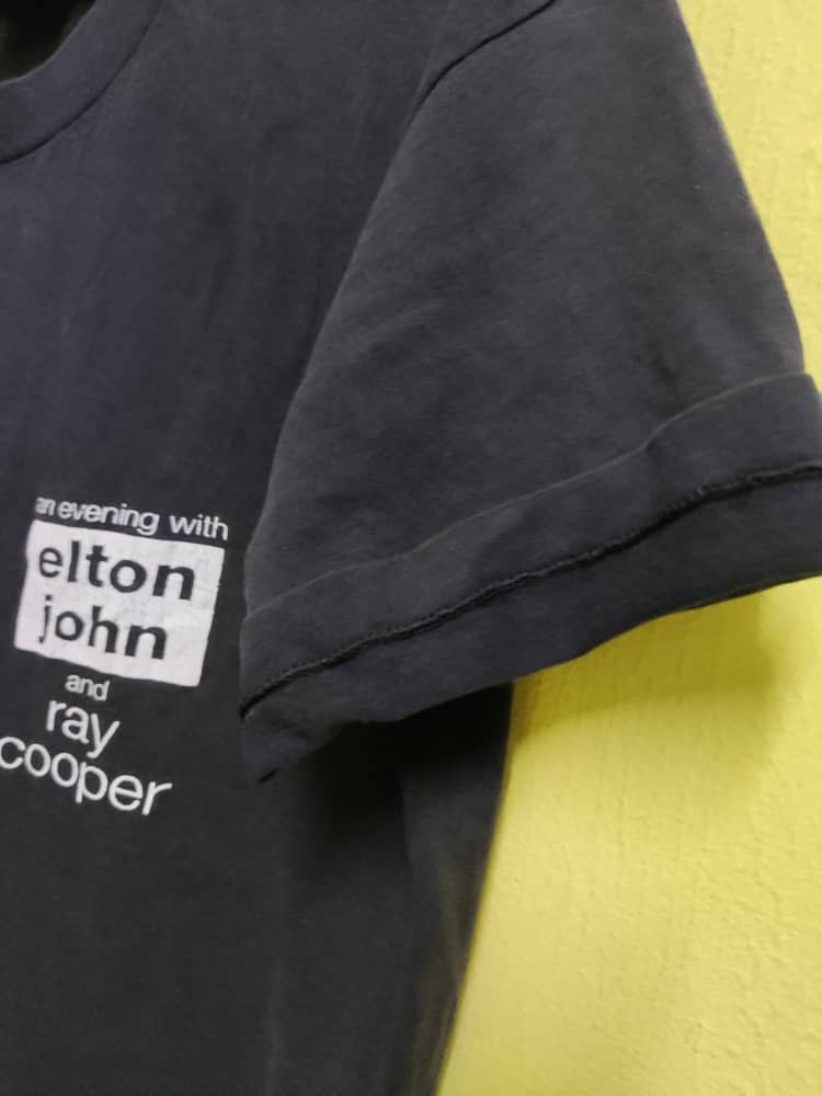 Vintage Vintage Elton John Ray Cooper 1995 Size US M / EU 48-50 / 2 - 4 Thumbnail