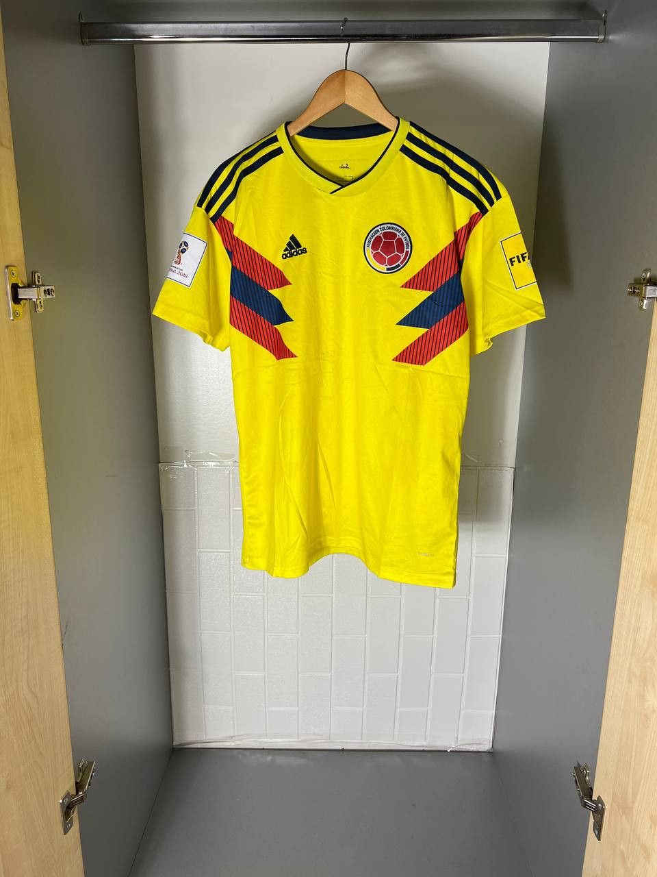 Vintage VERY RARE ADIDAS COLOMBIA SOCCER JERSEY RETRO BLOKE Y2K 90s Size US M / EU 48-50 / 2 - 2 Thumbnail