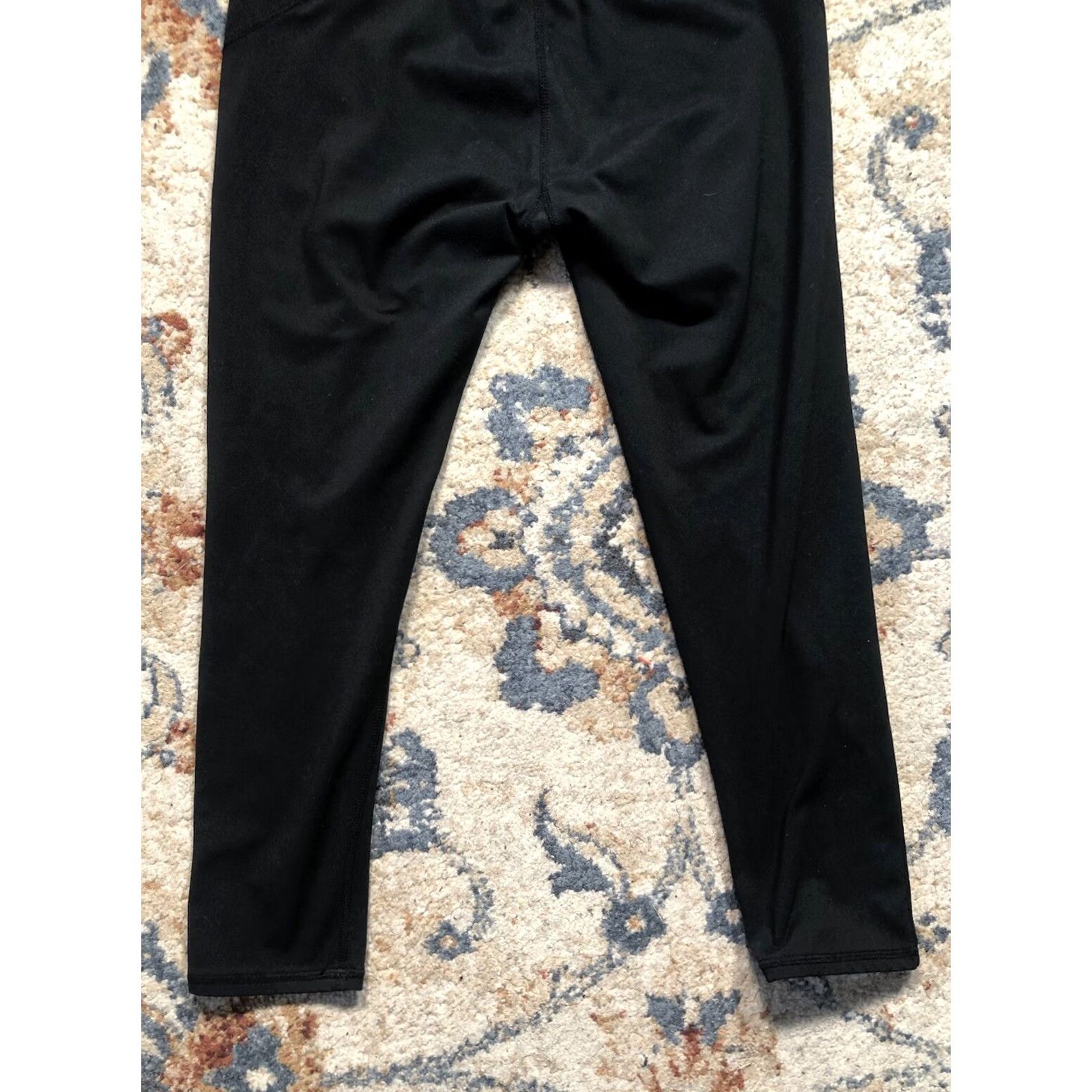 Fabletics VINTAGE Fabletics Women's Athletic Leggings Black Mid Rise Cropped Length XS Footwear? Size 26" / US 2 / IT 38 - 6 Thumbnail