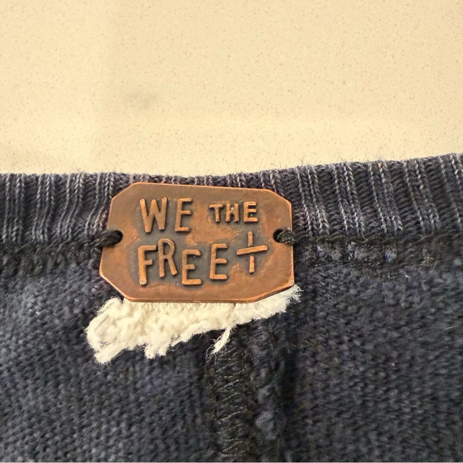 Free People We The Free LaceUp Long Sleeve Distressed Shirt Womens Small Size S / US 4 / IT 40 - 4 Thumbnail