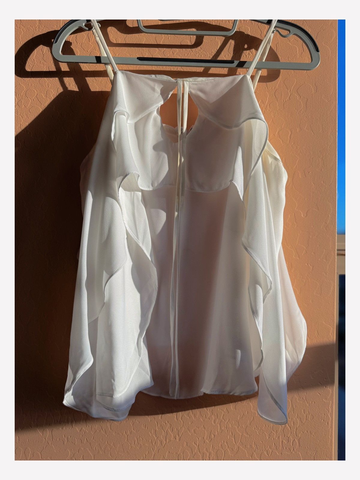 Guess GUESS White Ruffle Chiffon Halter Top – Elegant & Flowy Size M / US 6-8 / IT 42-44 - 7 Thumbnail
