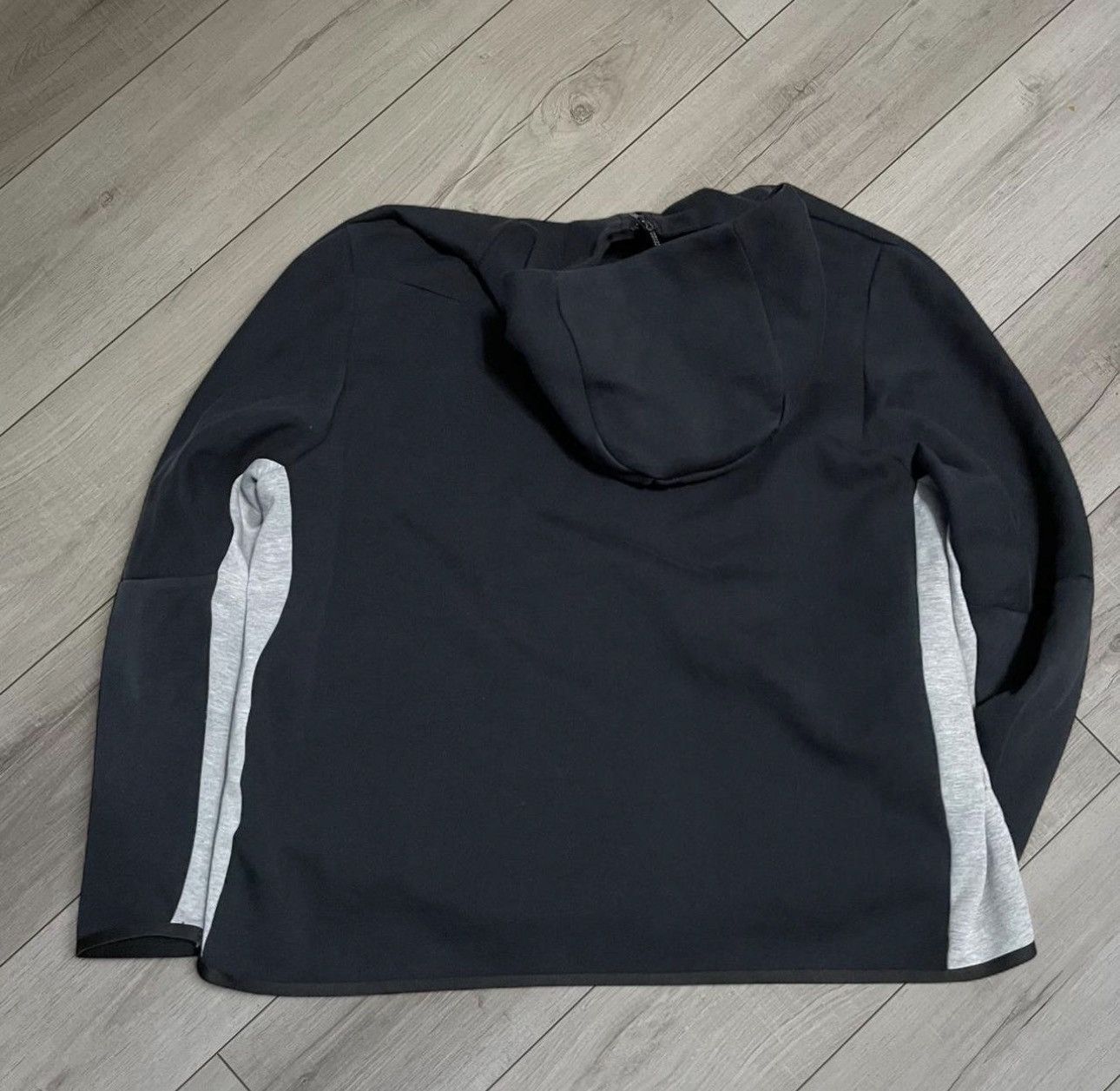 Nike grey n black nike tech Size US XXL / EU 58 / 5 - 2 Thumbnail