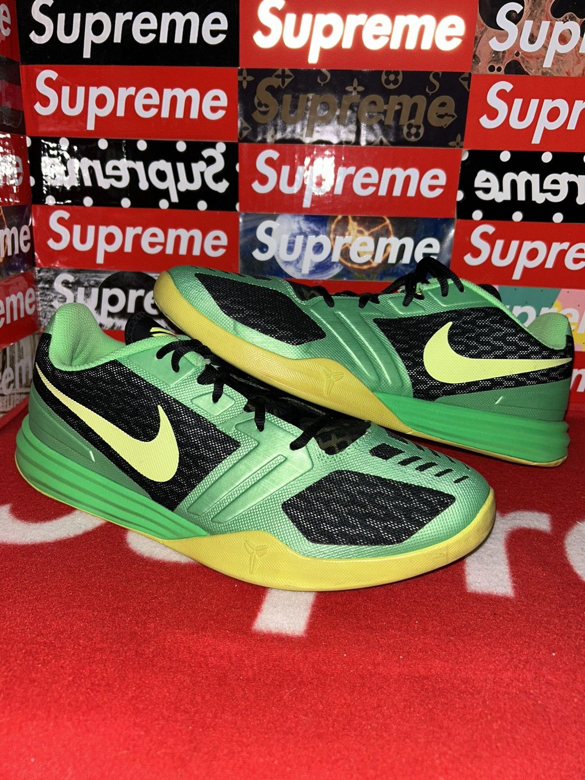 Nike Nike KB Mentality Black Volt Poison Green 704942-001 Size 13 Size US 13 / EU 46 - 1 Thumbnail