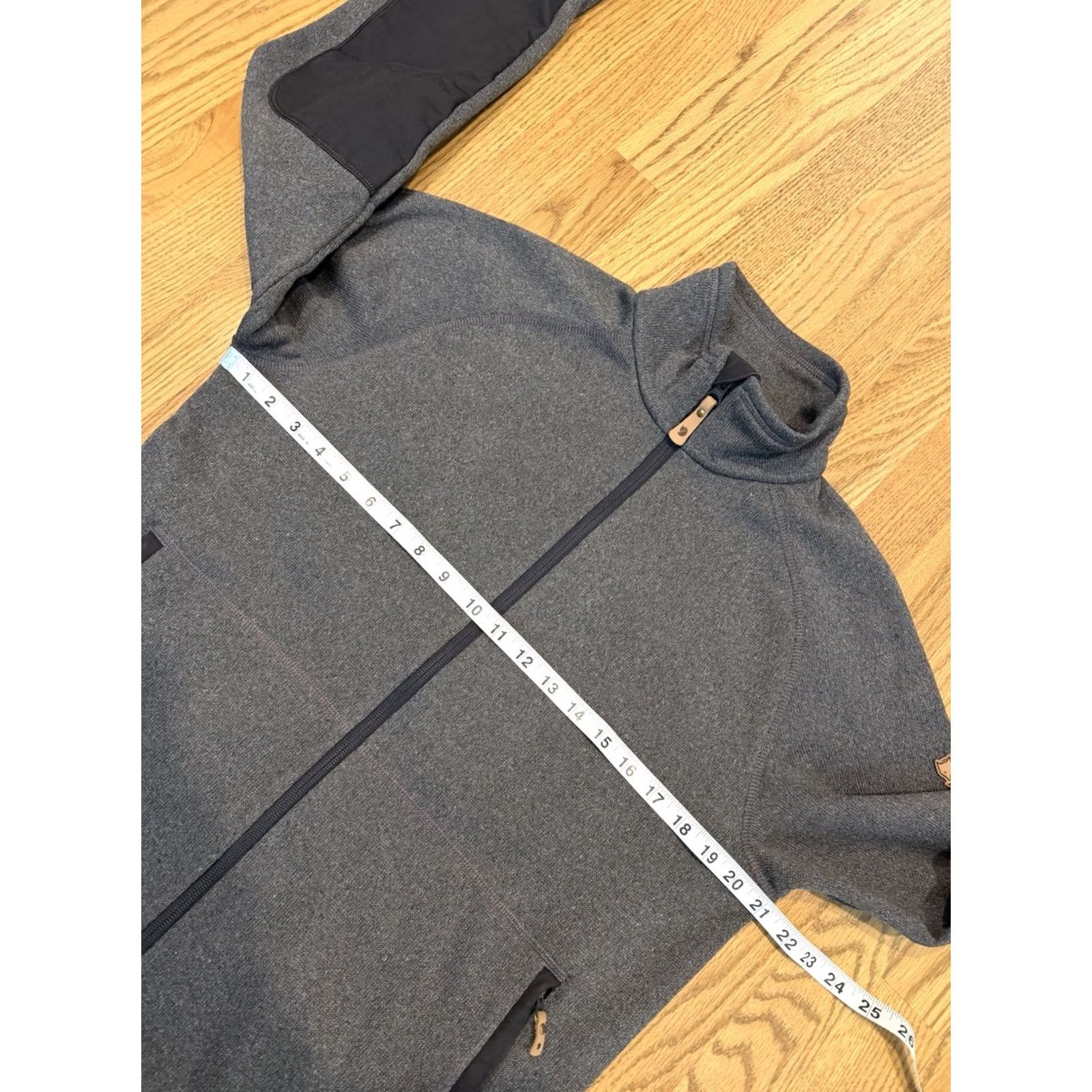 Vintage Fjällräven Ovik Jacket Men’s Medium Grey Full Zip Fleece Pocket Regular Size M Outdoors Outdoor Hiking Casual Travel Pattern Solid Size US M / EU 48-50 / 2 - 6 Thumbnail