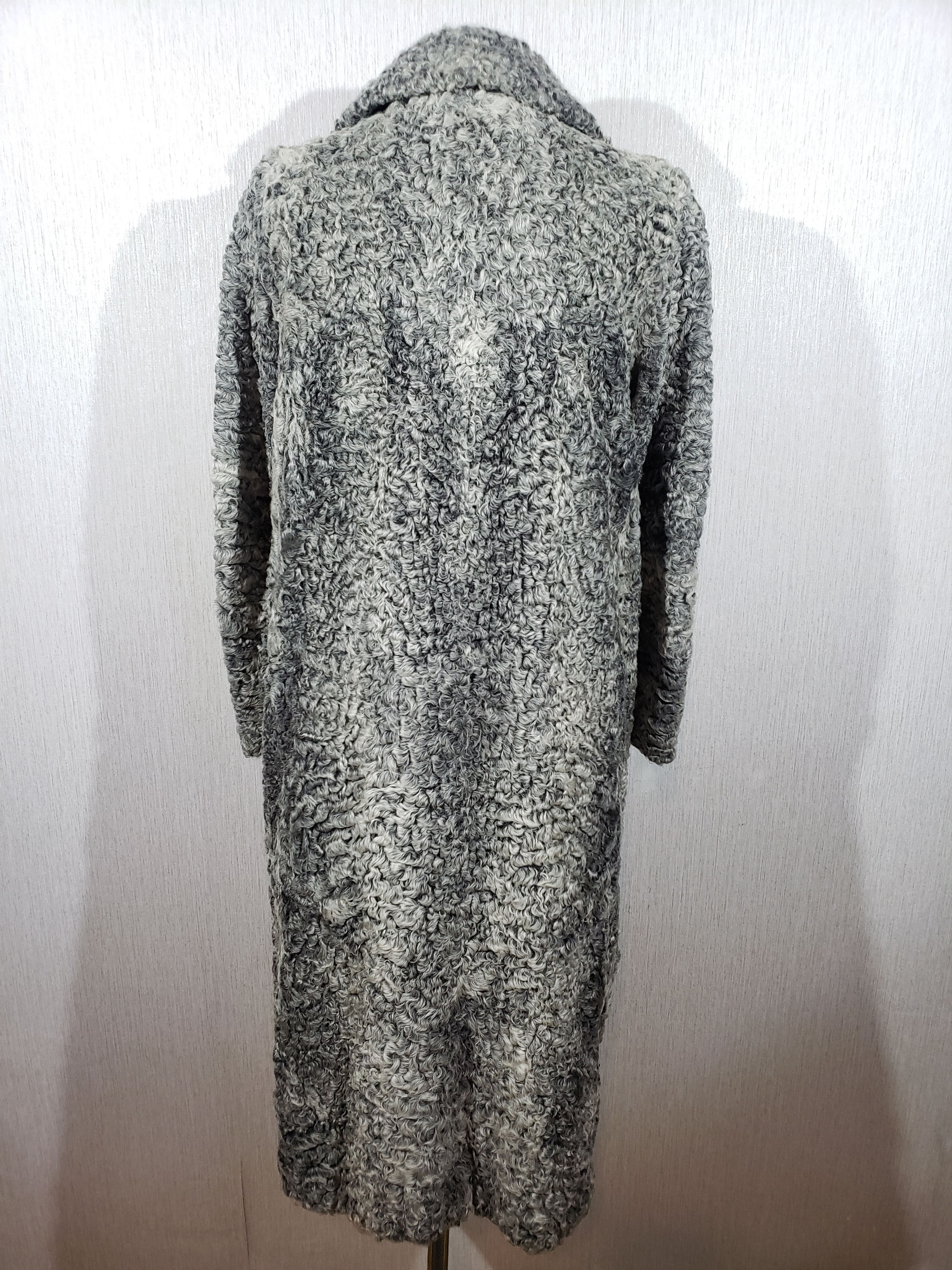 Other Wonderful women's fur coat made of sheep fur. Size XL / US 12-14 / IT 48-50 - 6 Thumbnail