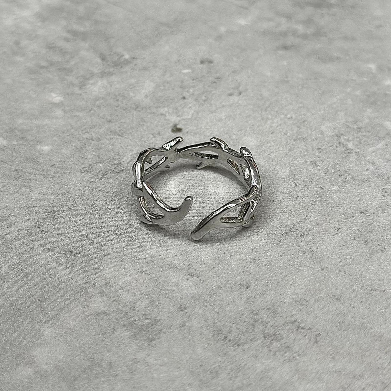 Vintage Silver barbed wire unique chrome Size ONE SIZE - 2 Thumbnail