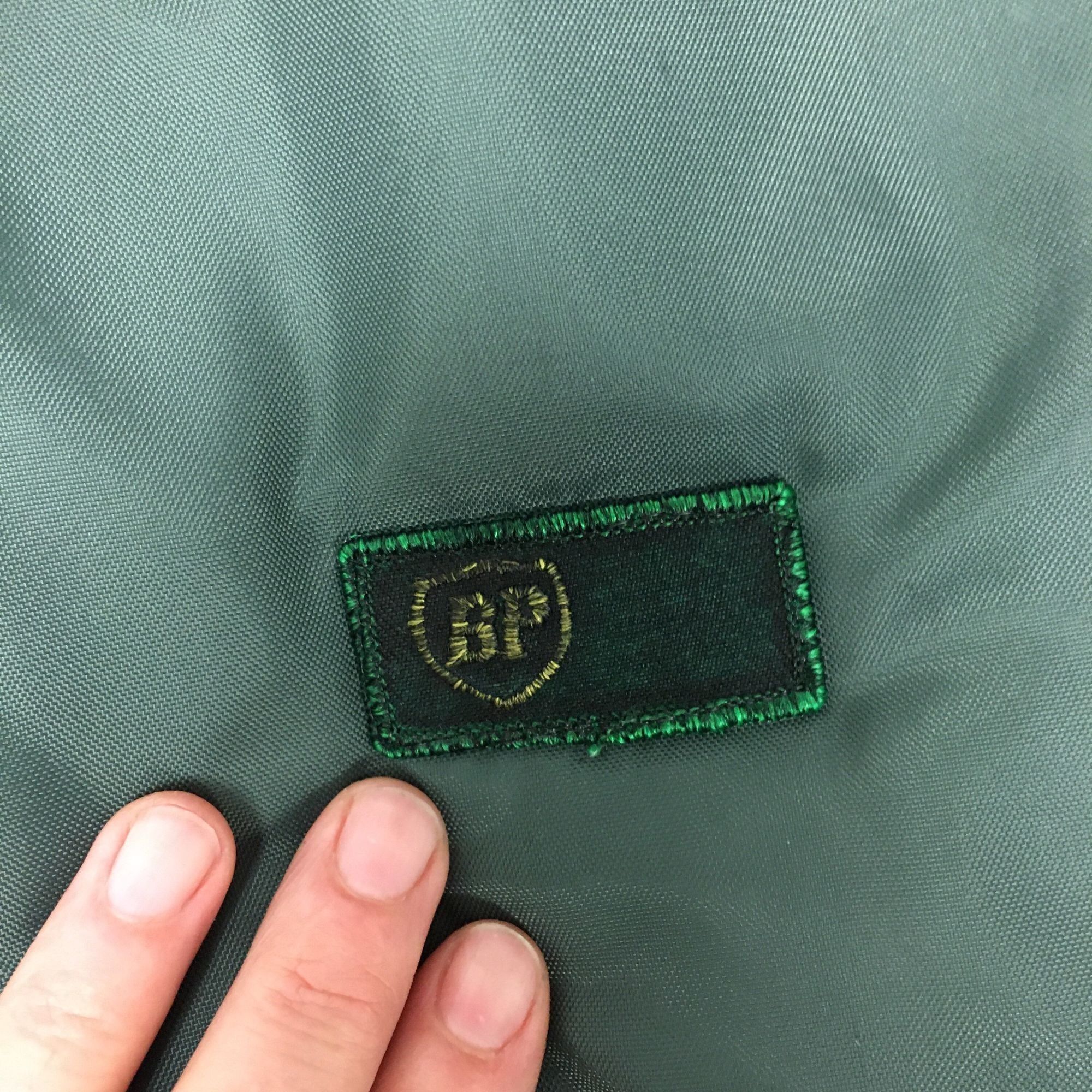 BP. Vtg BP British Petroleum Green Insulated Nylon Shop Jacket Size US XL / EU 56 / 4 - 9 Thumbnail