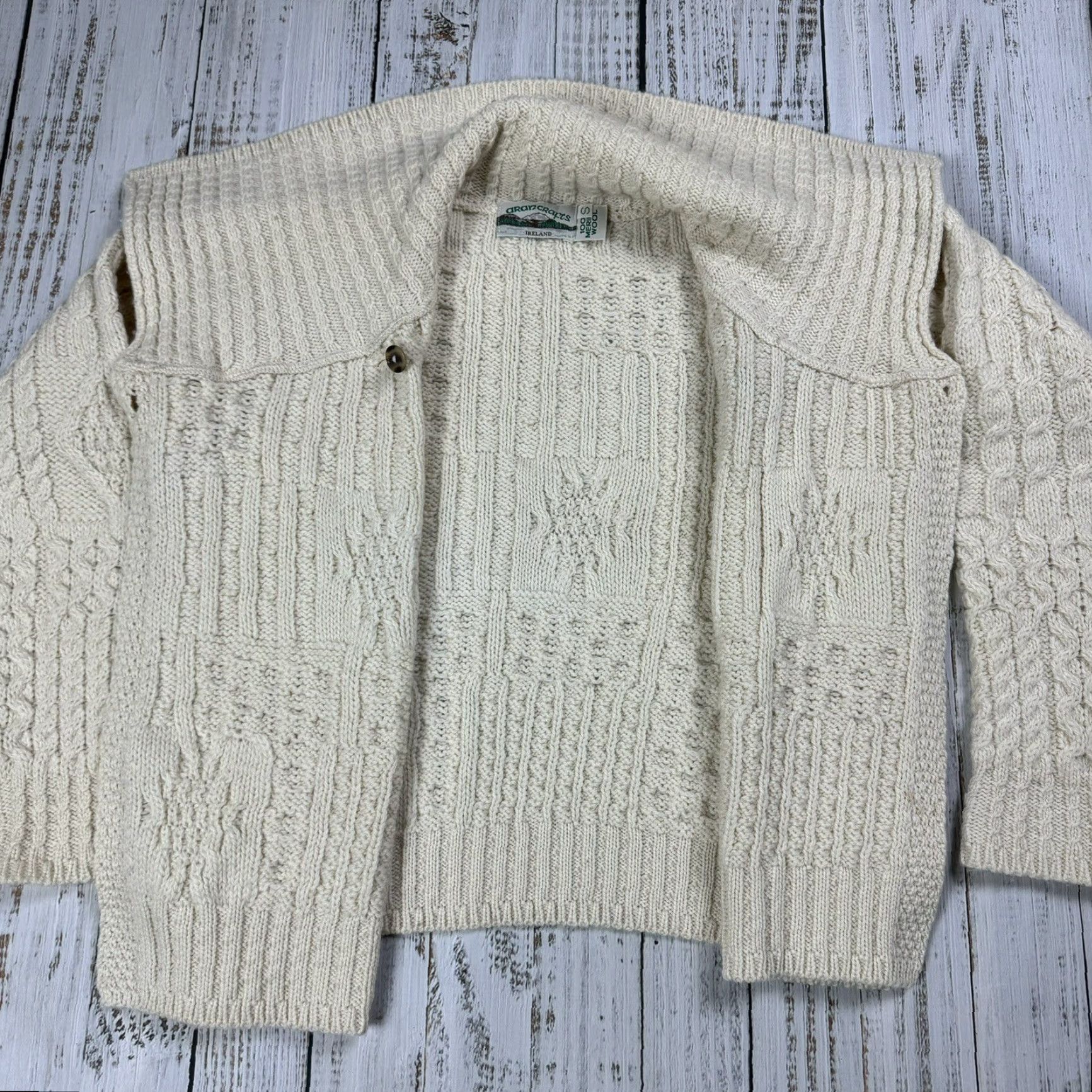 Vintage VINTAGE Aran Crafts Cable Knit Cardigan Sweater Wrap Women’s Size S Ivory Wool Long Sleeve Size S / US 4 / IT 40 - 6 Thumbnail