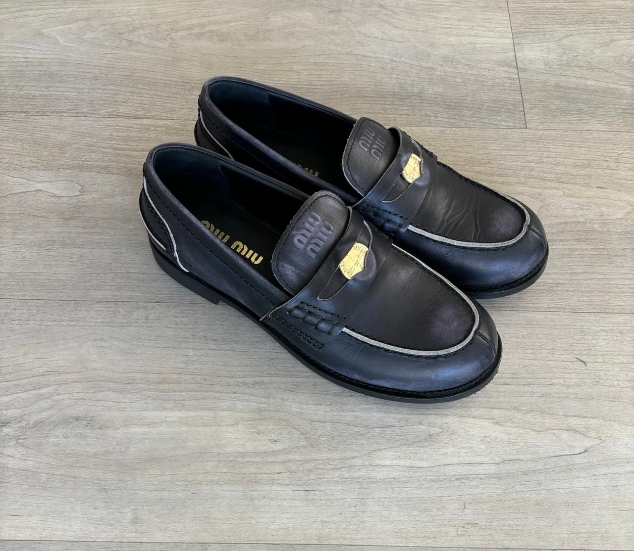 靴 Vintage MiuMiu Loafers 37 Miu Miu Vintage-Effect Leather Penny Loafers - Ebony