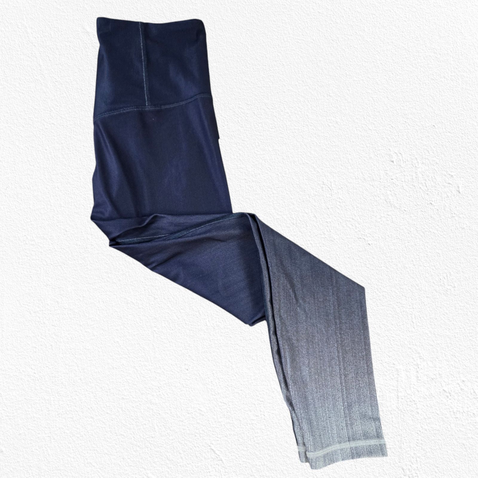 Athleta Athleta Gray Ombre Elation 7/8 Leggings Size Small Size 27" / US 4 / IT 40 - 10 Thumbnail