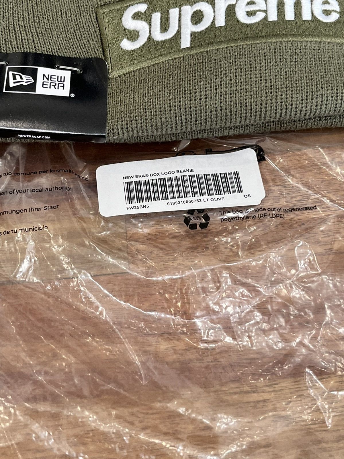 Supreme Supreme New Era Box Logo Beanie Olive FW25 Size ONE SIZE - 8 Thumbnail