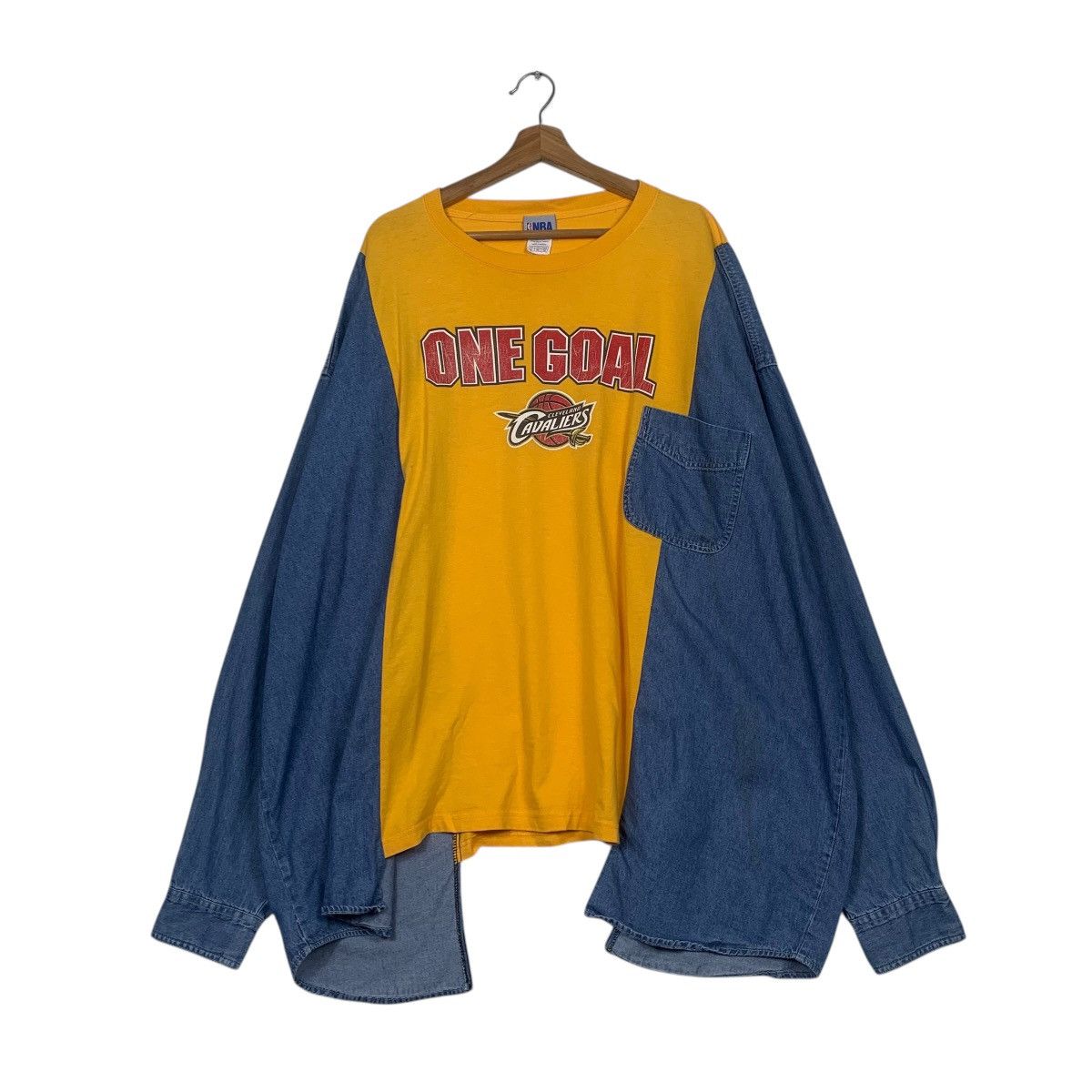 NBA Vintage NBA Cleveland Cavaliers Redesign Sweater Size XL / US 12-14 / IT 48-50 - 1 Thumbnail
