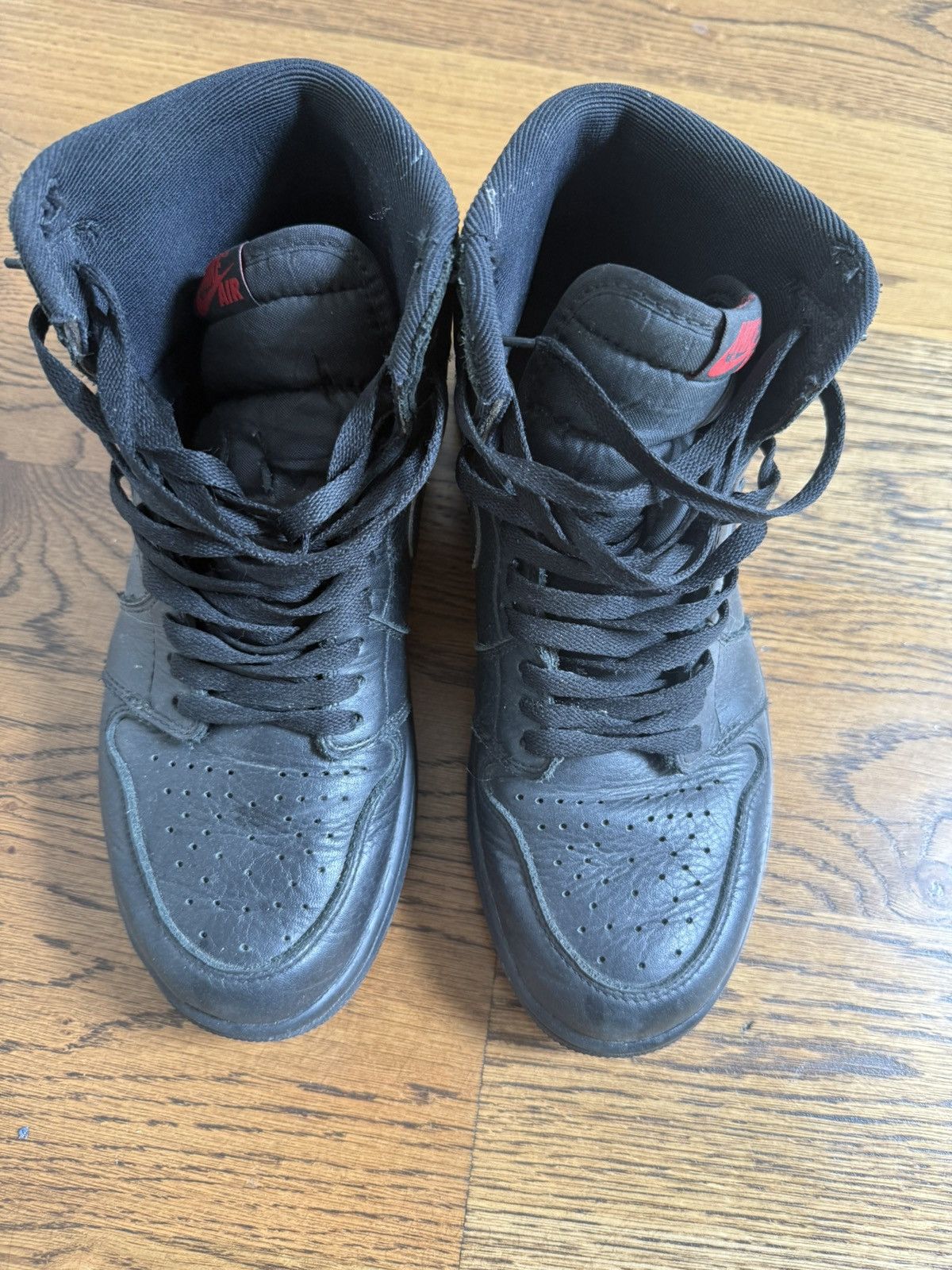 Nike 2017 Air Jordan 1 Retro High OG 'Triple Black' Used Size US 9 / EU 42 - 1 Thumbnail