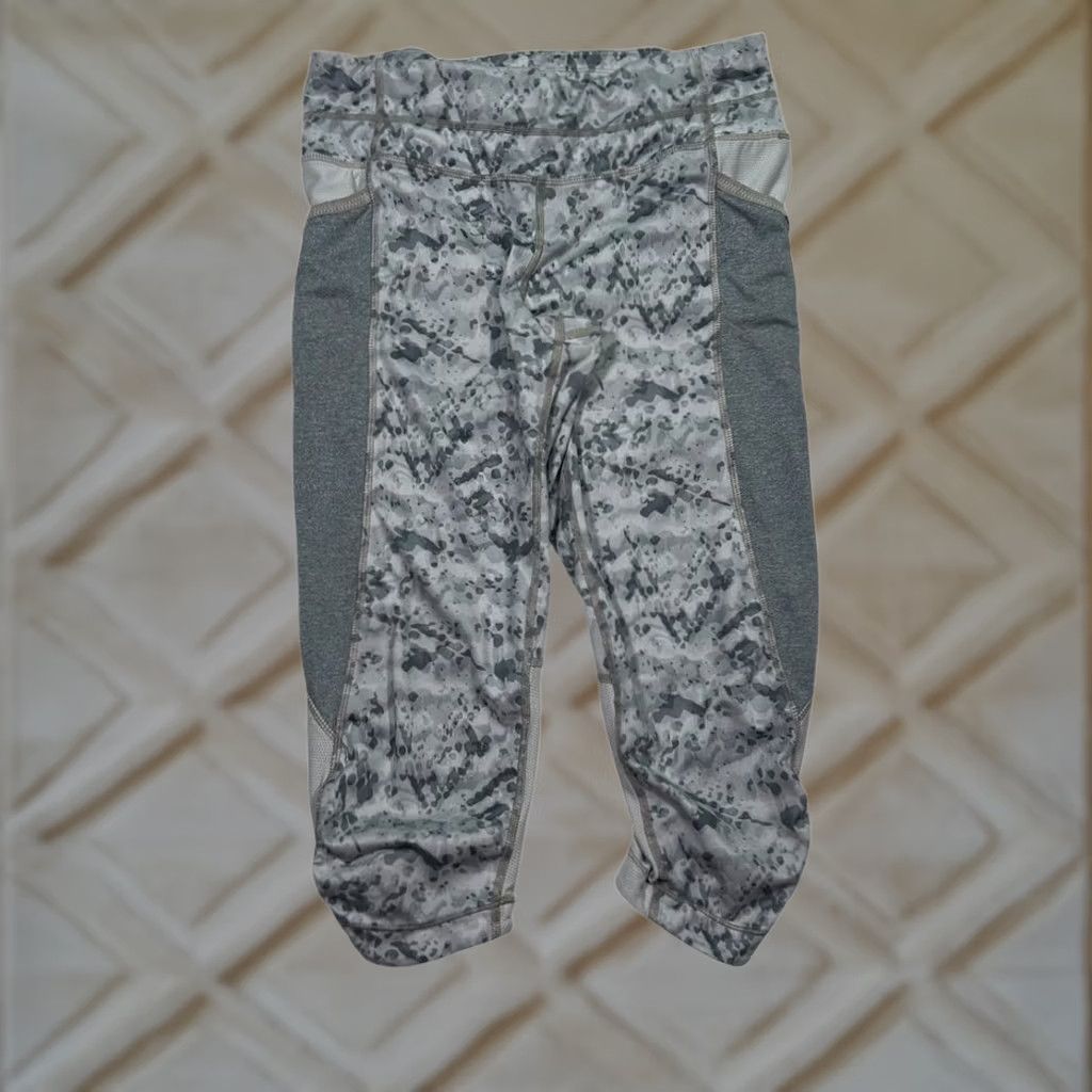 Athleta Athleta Capri Leggings Athletic Womens Small Gray Pants S Women Size 28" / US 6 / IT 42 - 1 Thumbnail
