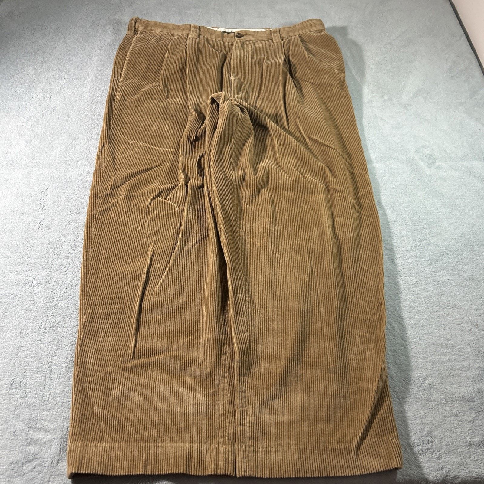 L.L. Bean LL Bean Corduroy Beyond Baggy Corduroy Pants Mens 38x29 Size US 38 / EU 54 - 12 Thumbnail