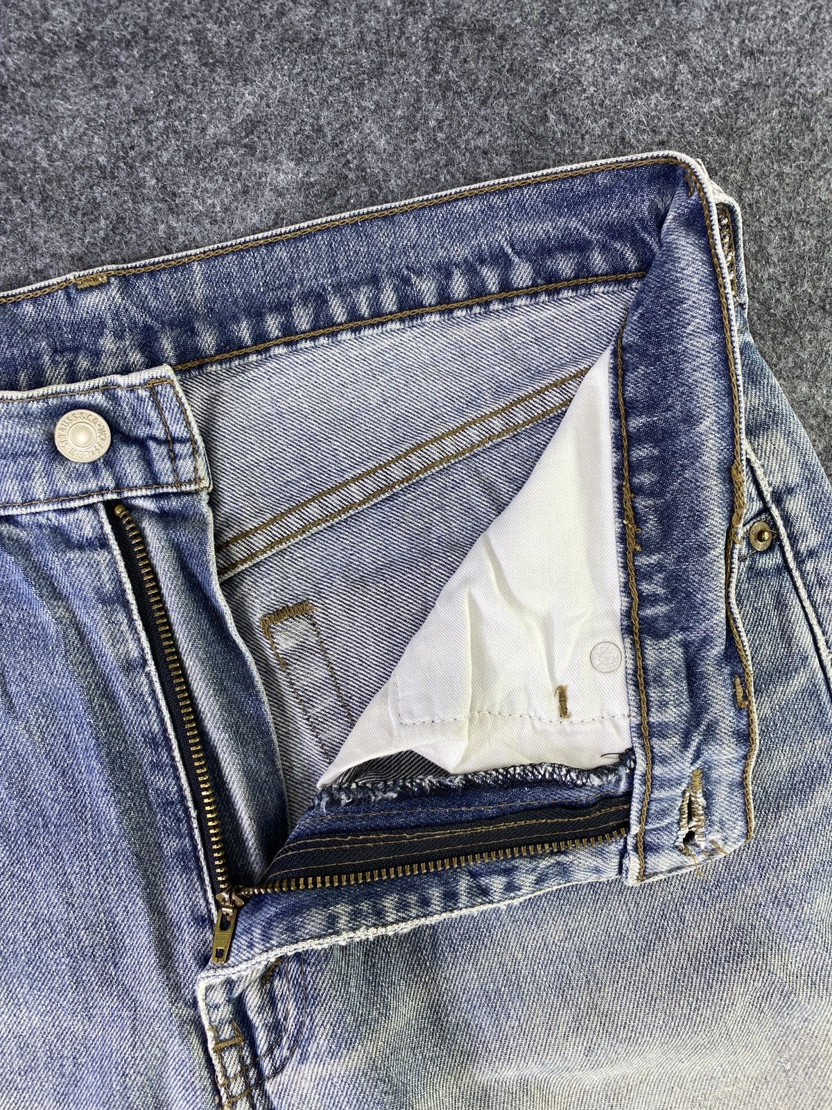 Jean × Levi's × Vintage Vintage Levis 509 Distress Blue Wash Jeans - J930 Size US 32 / EU 48 - 5 Thumbnail