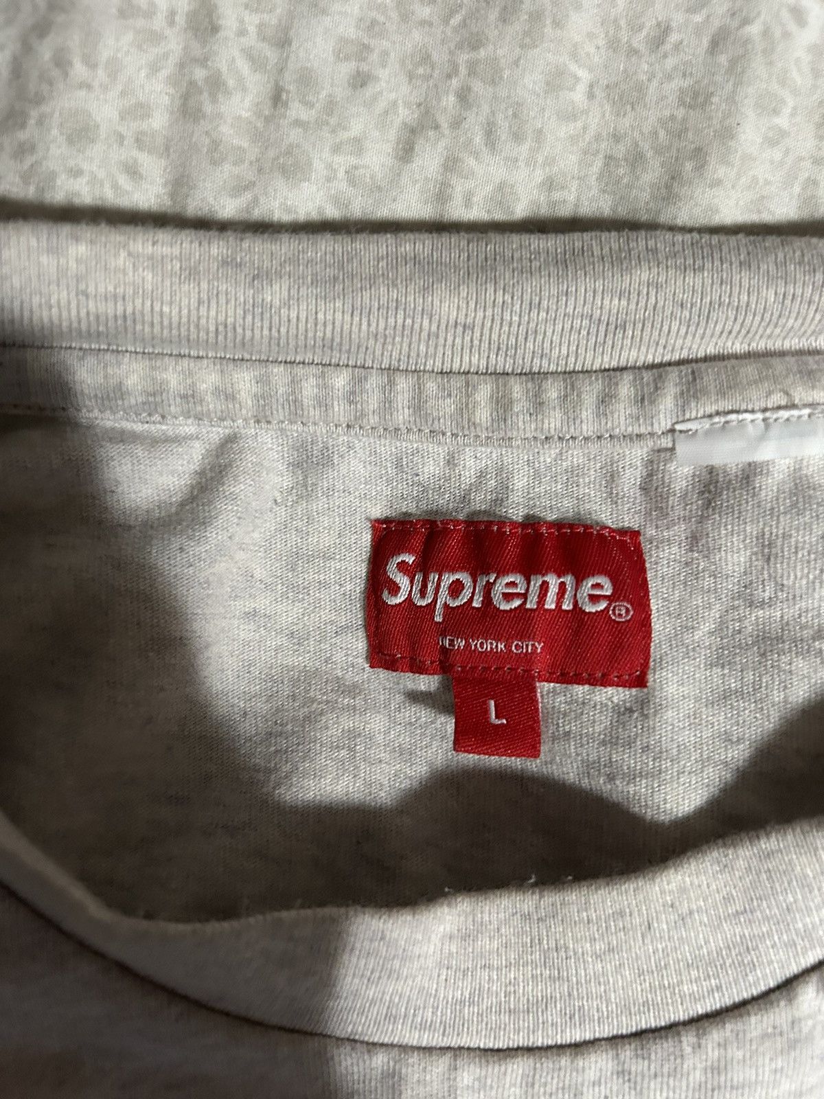 Supreme Supreme small box logo l/s shirt oatmeal white Size US L / EU 52-54 / 3 - 2 Thumbnail