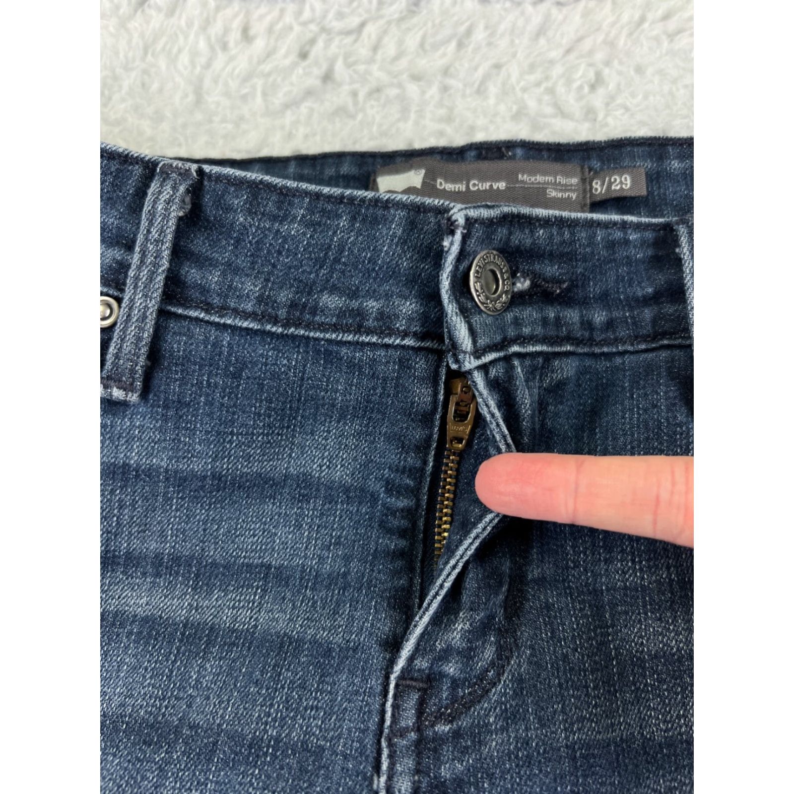Levi's VINTAGE Levis Jeans Womens 26x30 Denim Blue 3 Slim Skinny Bootcut Low Rise City Levi’s Demi Curve Womens Jeans 5-Pocket Stretch Regular Country Mexico Size 26" / US 2 / IT 38 - 5 Thumbnail