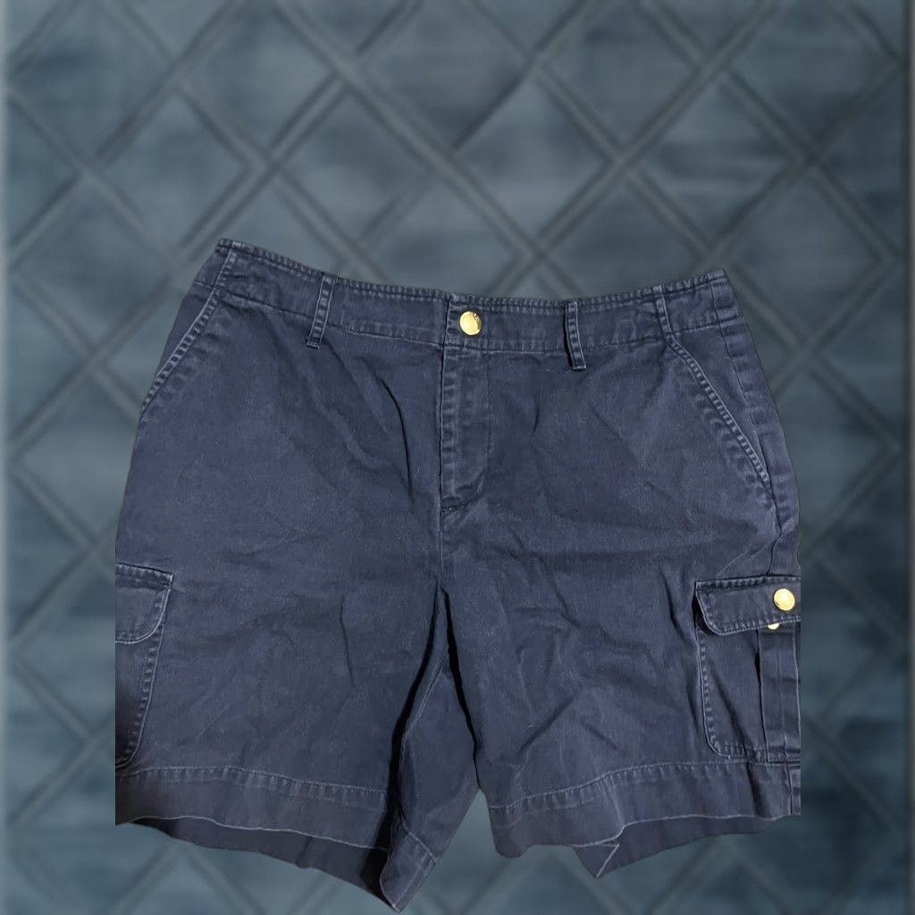 Chaps VINTAGE CHAPS Shorts Woman Navy Gold Buttons Flat Front Cotton 10 Blue/Chino Womens 10 Casual Pockets Size 32" / US 10 / IT 46 - 1 Thumbnail